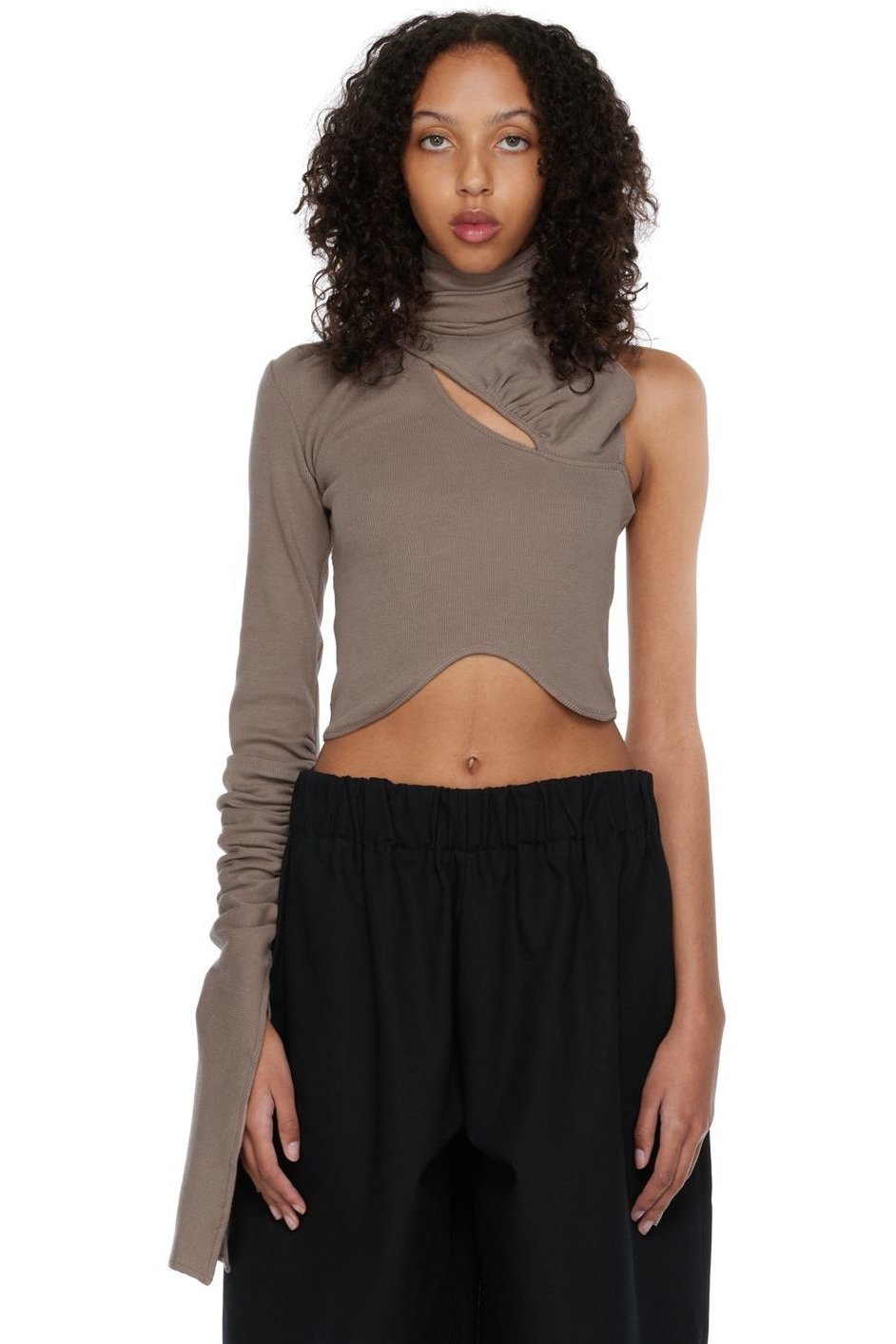 SELASI - T-shirt Ricky taupe édition Wesley Harriott exclusif à SSENSE