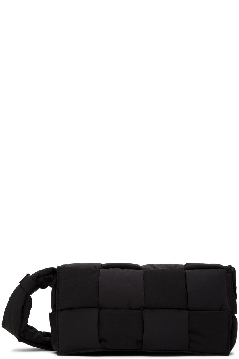 Bottega Veneta - 블랙 테크 카세트 패딩 메신저백