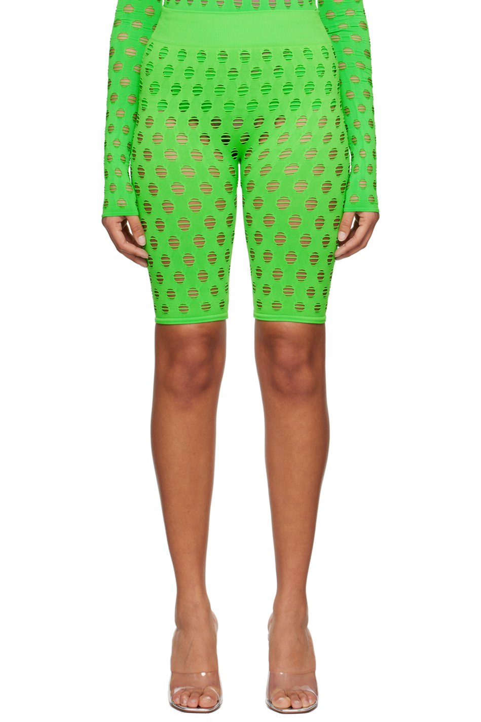 Maisie Wilen - Short vert à perforations
