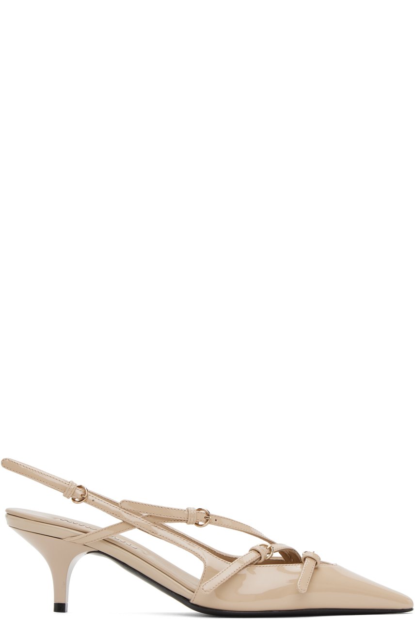 Miu Miu - Chaussures à petit talon beiges en cuir verni à bride arrière