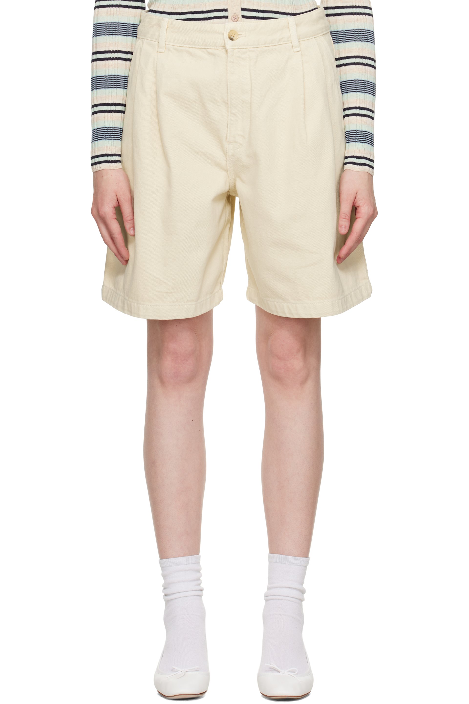 Maison Kitsuné - Bermuda décontracté blanc cassé en denim à plis