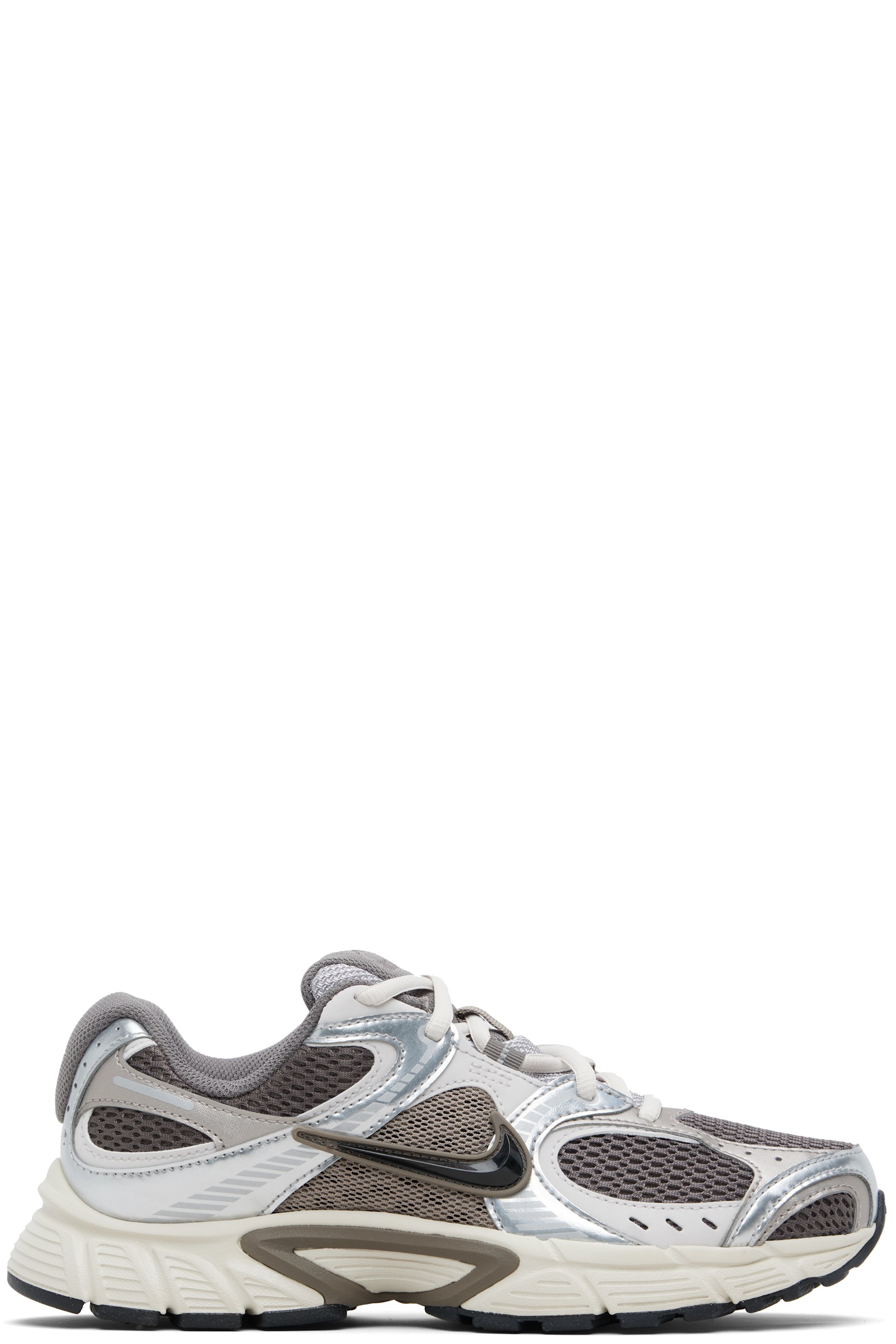 Nike - Baskets V5 RNR taupe et argenté