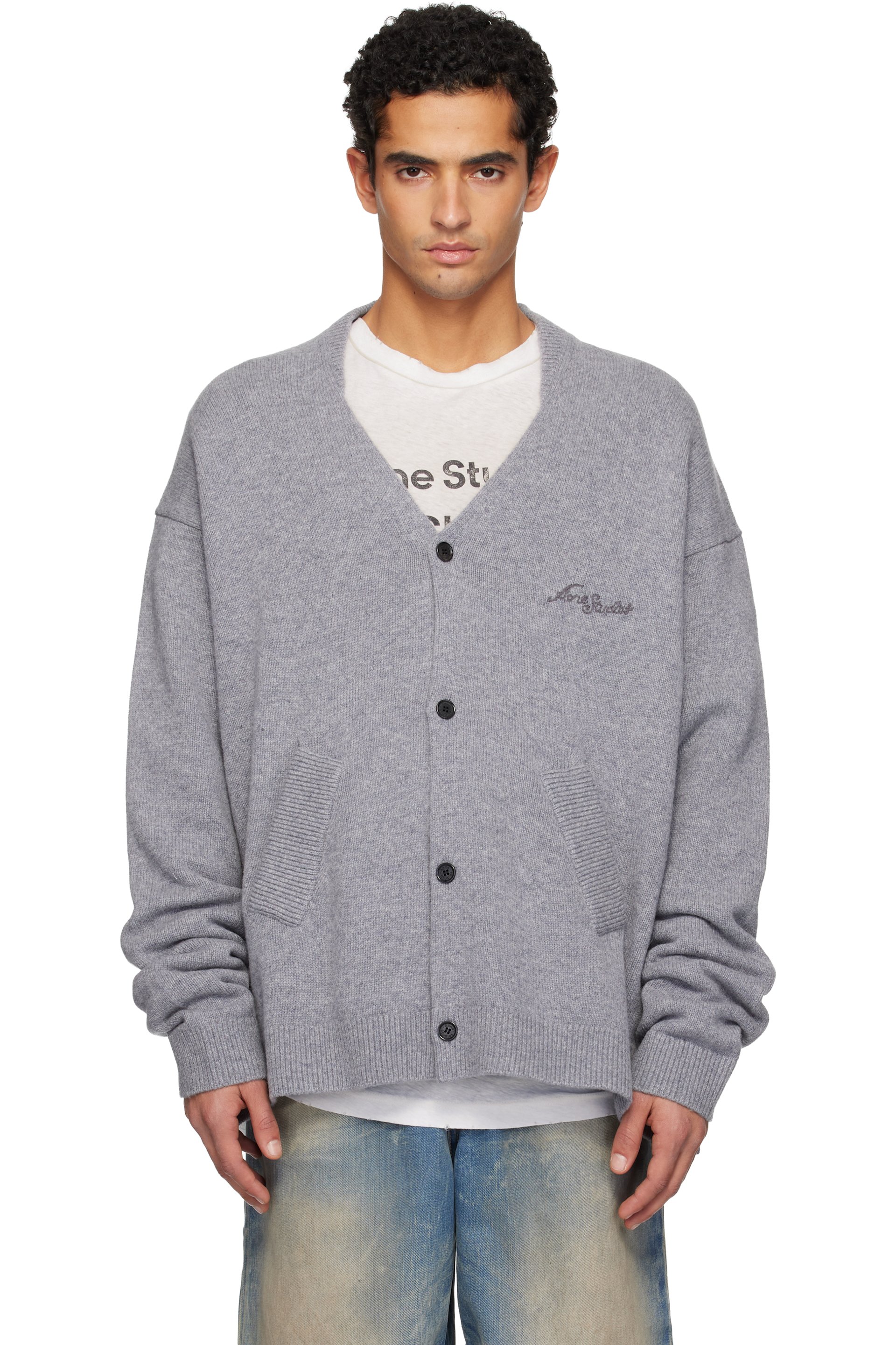Acne Studiosのグレー ウール Vネックカーディガンがセール中