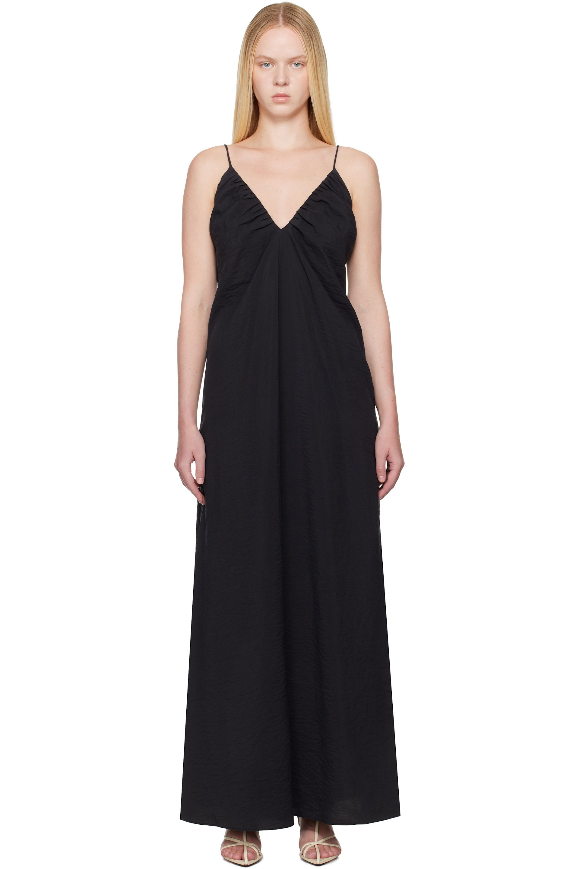 Róhe - Robe longue noire en gaze martelée de soie à col en V et à bretelles