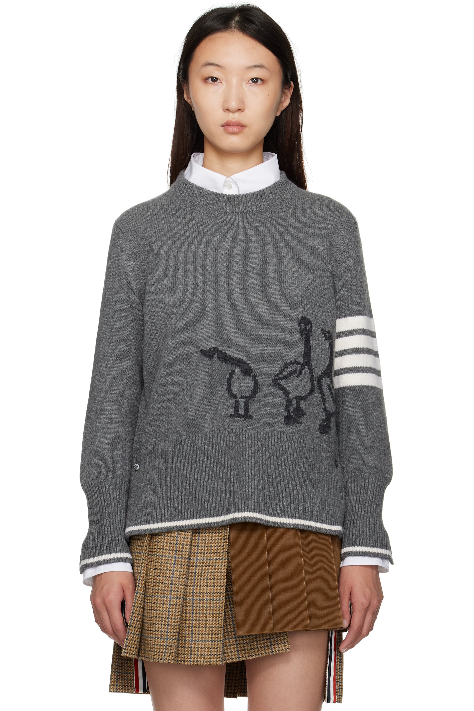 Thom Browne - Pull gris en laine mérinos à quatre rayures et à image d'oies