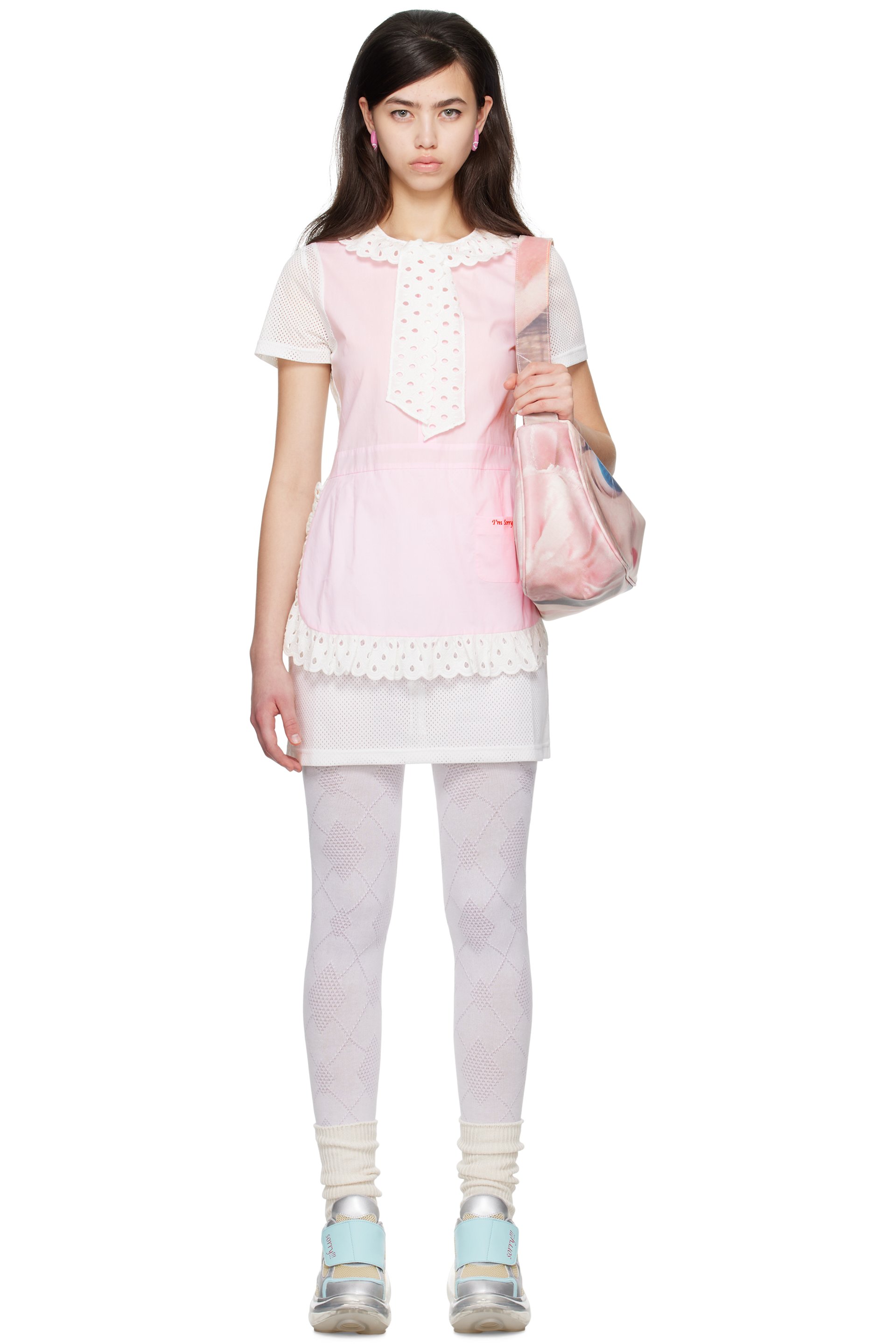 I’m Sorry by Petra Collins - Robe courte de style tablier rose et blanc exclusive à SSENSE édition JennyFax