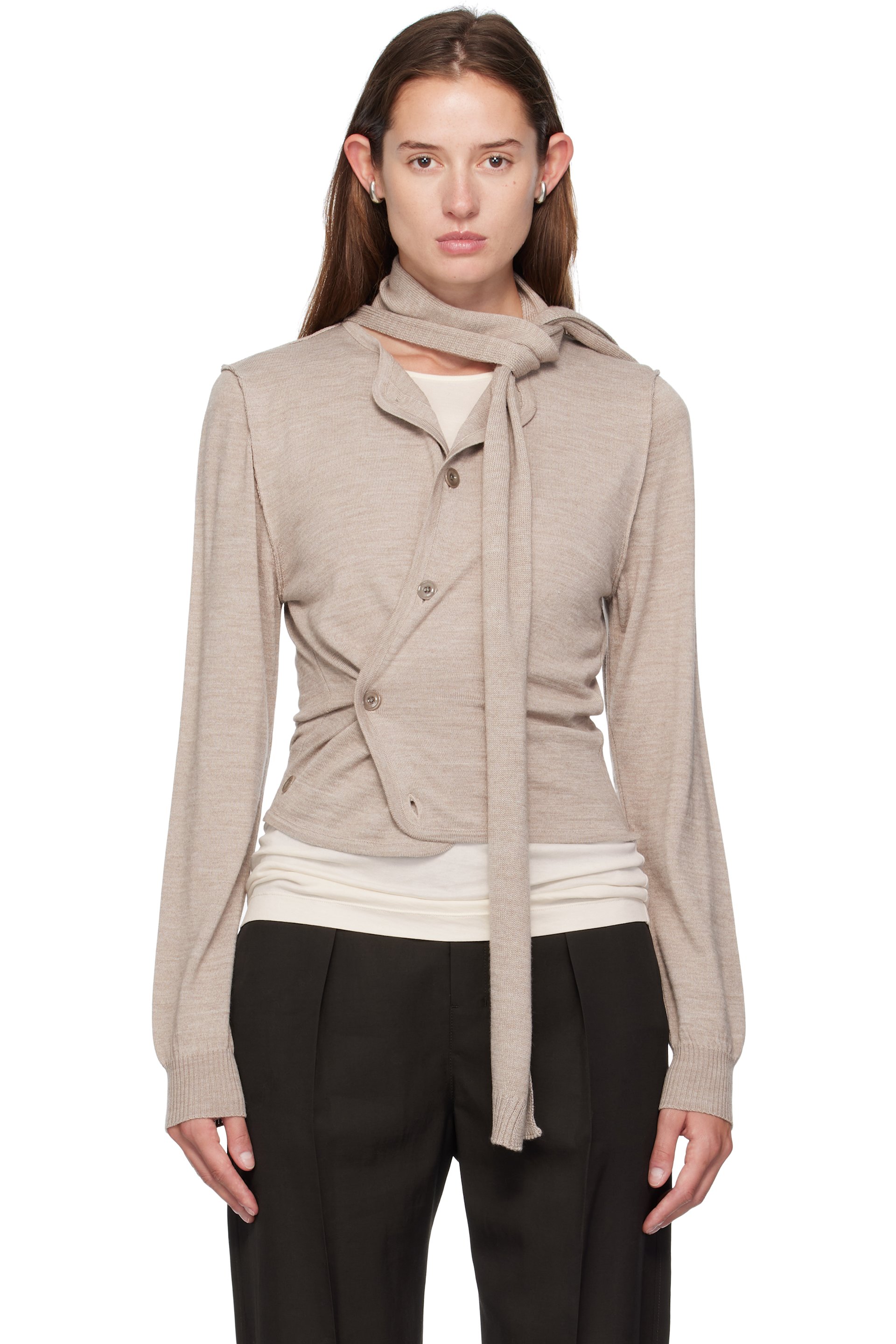 LEMAIRE - Cardigan beige à bouton décentré et à écharpe