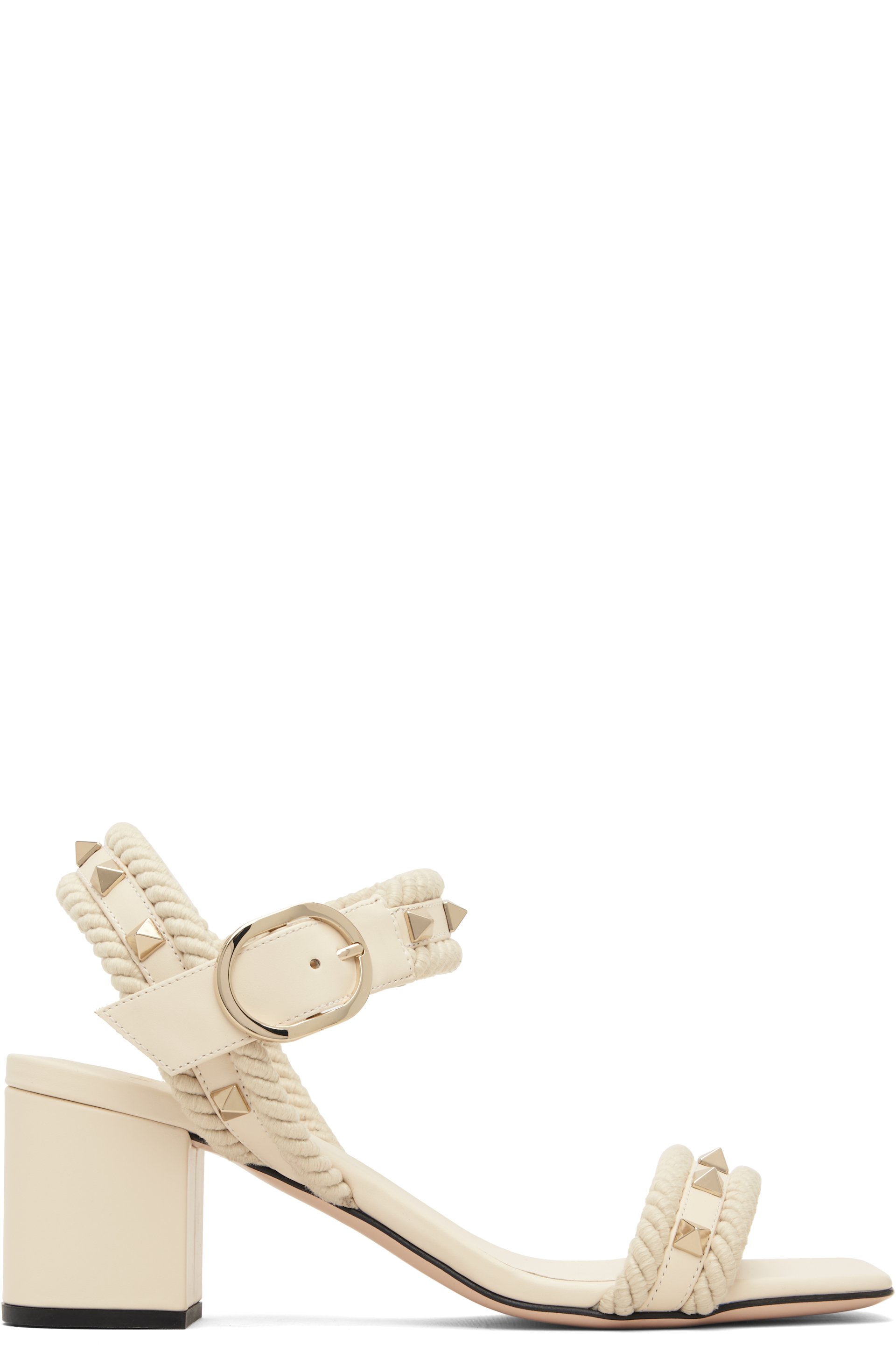 Valentino Garavani - Sandales à talon blanc cassé en cuir à clous Rockstud et à garnitures en corde