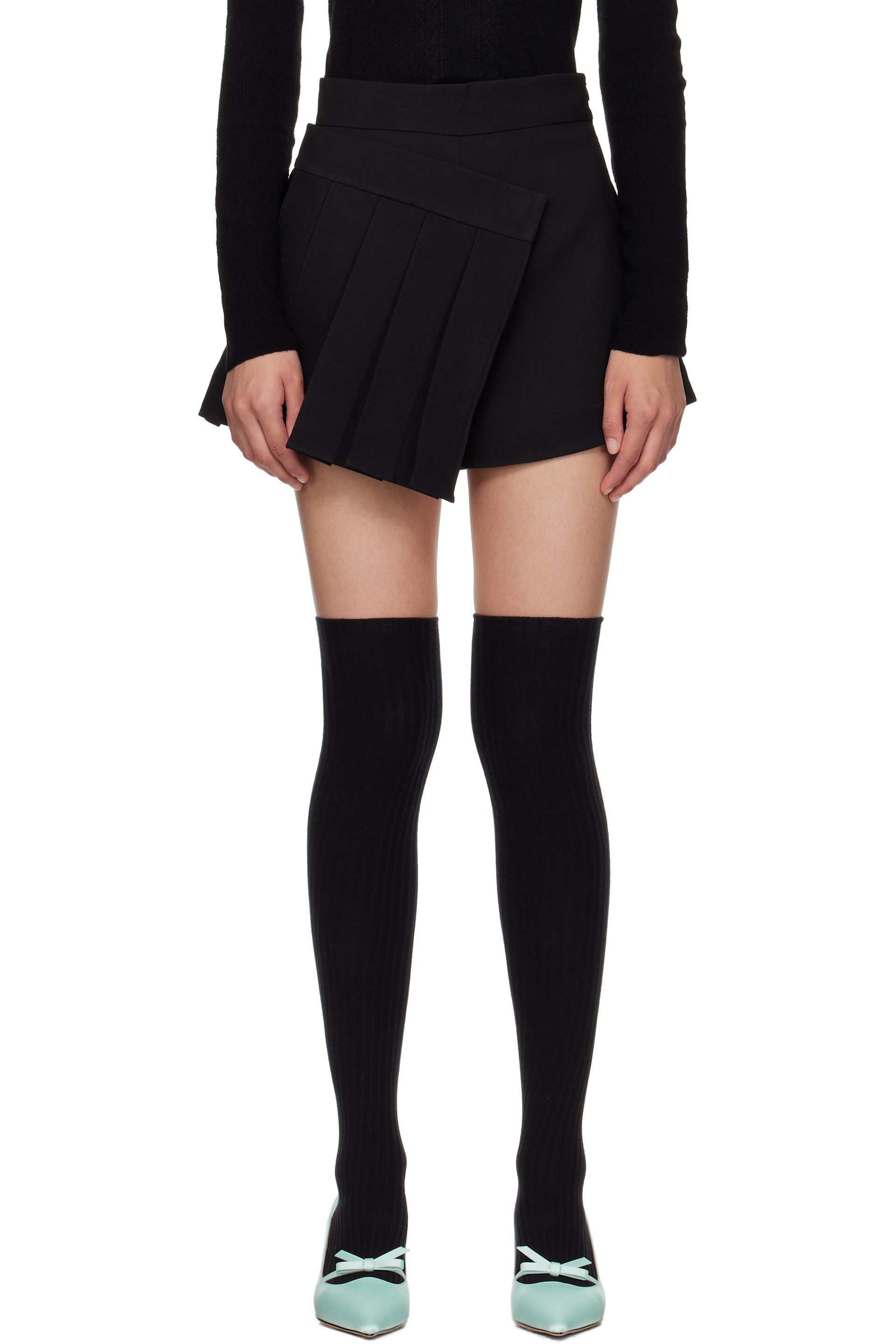 SHUSHU/TONG - Jupe-short noire à plis exclusive à SSENSE