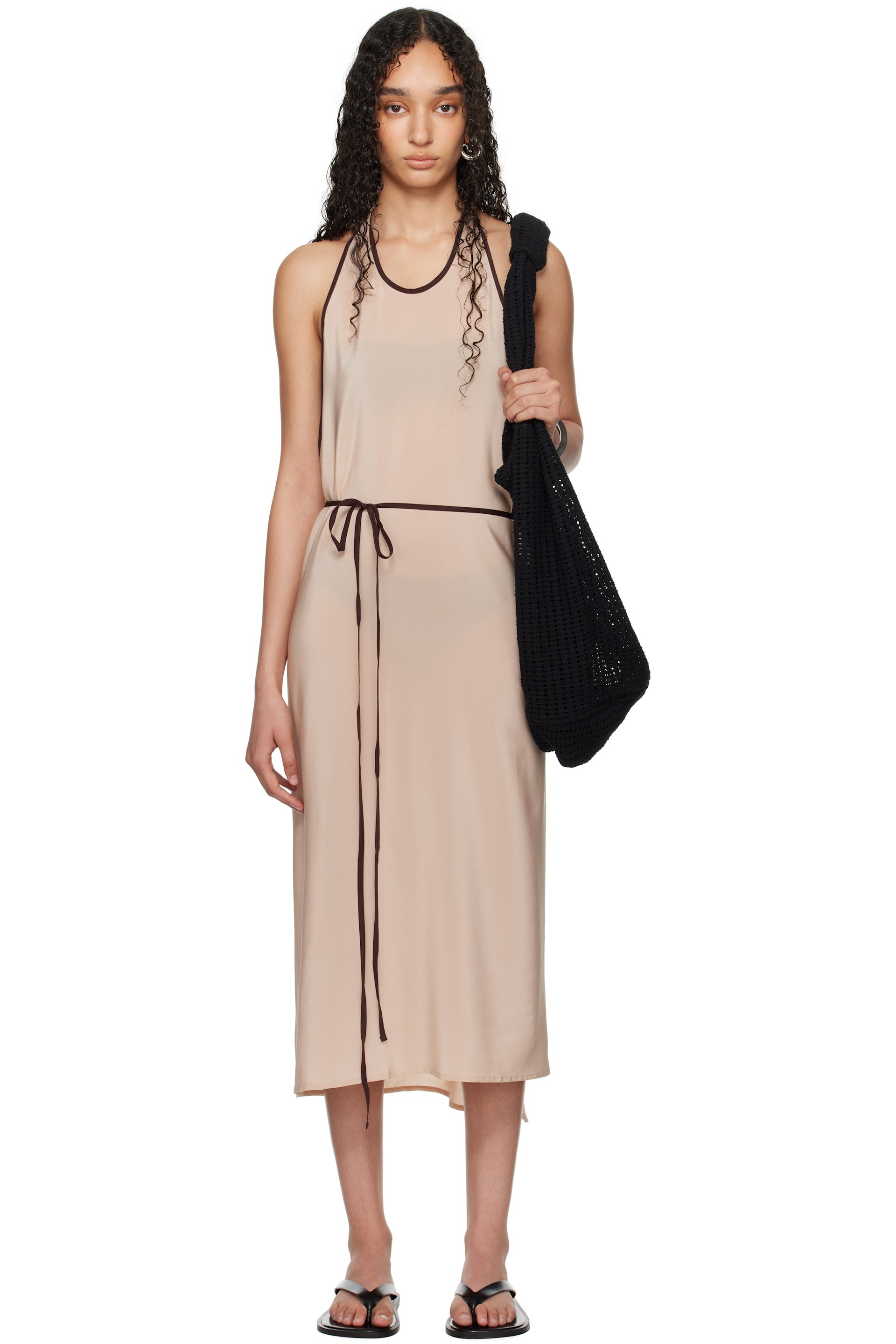 Baserange - Robe midi de style tablier rose à assemblage portefeuille exclusive à SSENSE