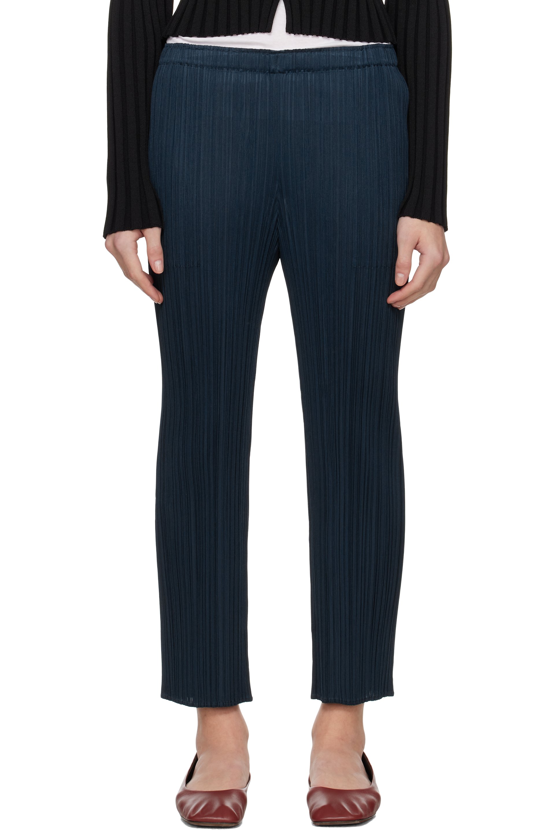 PLEATS PLEASE ISSEY MIYAKE - Pantalon Monthly Colors April bleu marine