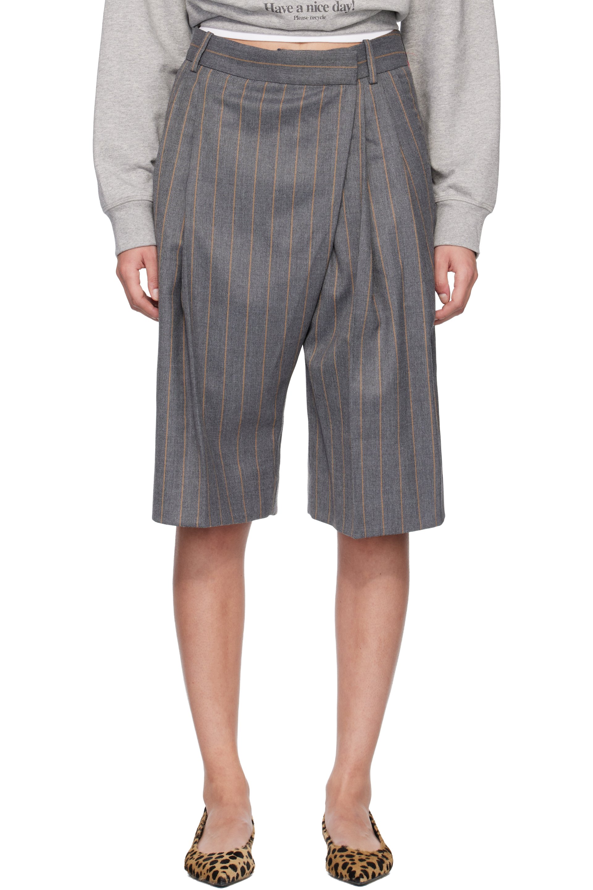 GANNI - Short gris en laine à assemblage portefeuille et à rayures