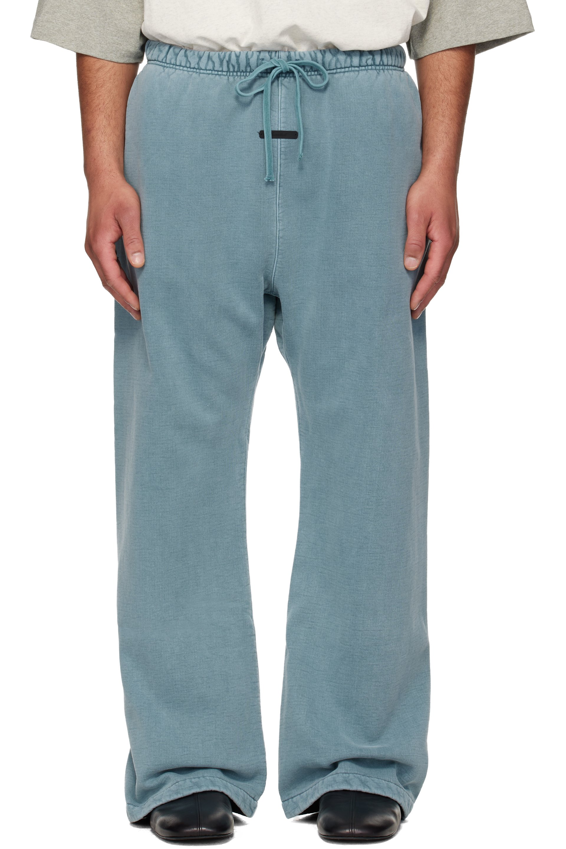 Fear of God ESSENTIALS - Pantalon de survêtement évasé bleu à logo