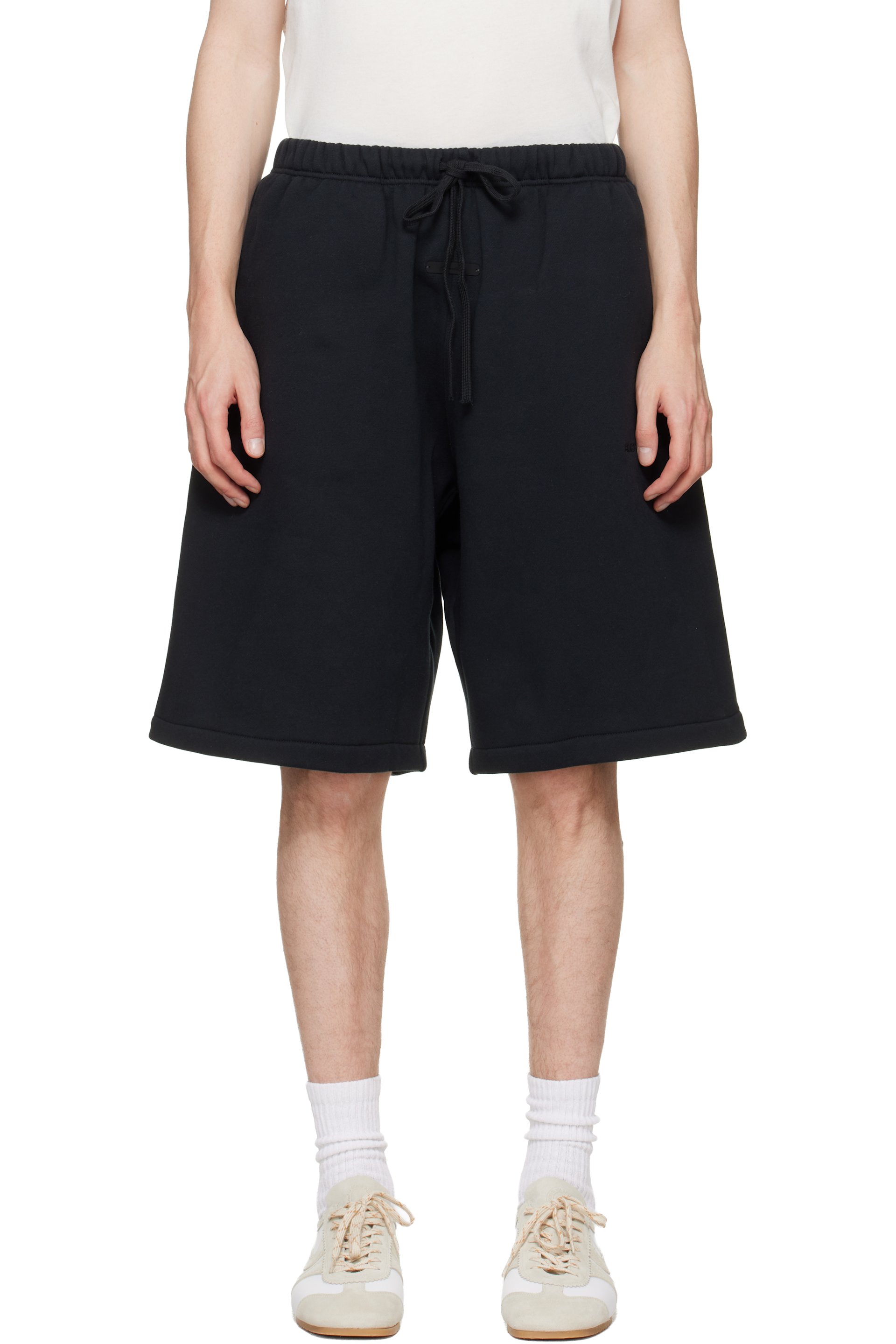 Fear of God ESSENTIALS - 黑色 Active Trace Relaxed 短裤