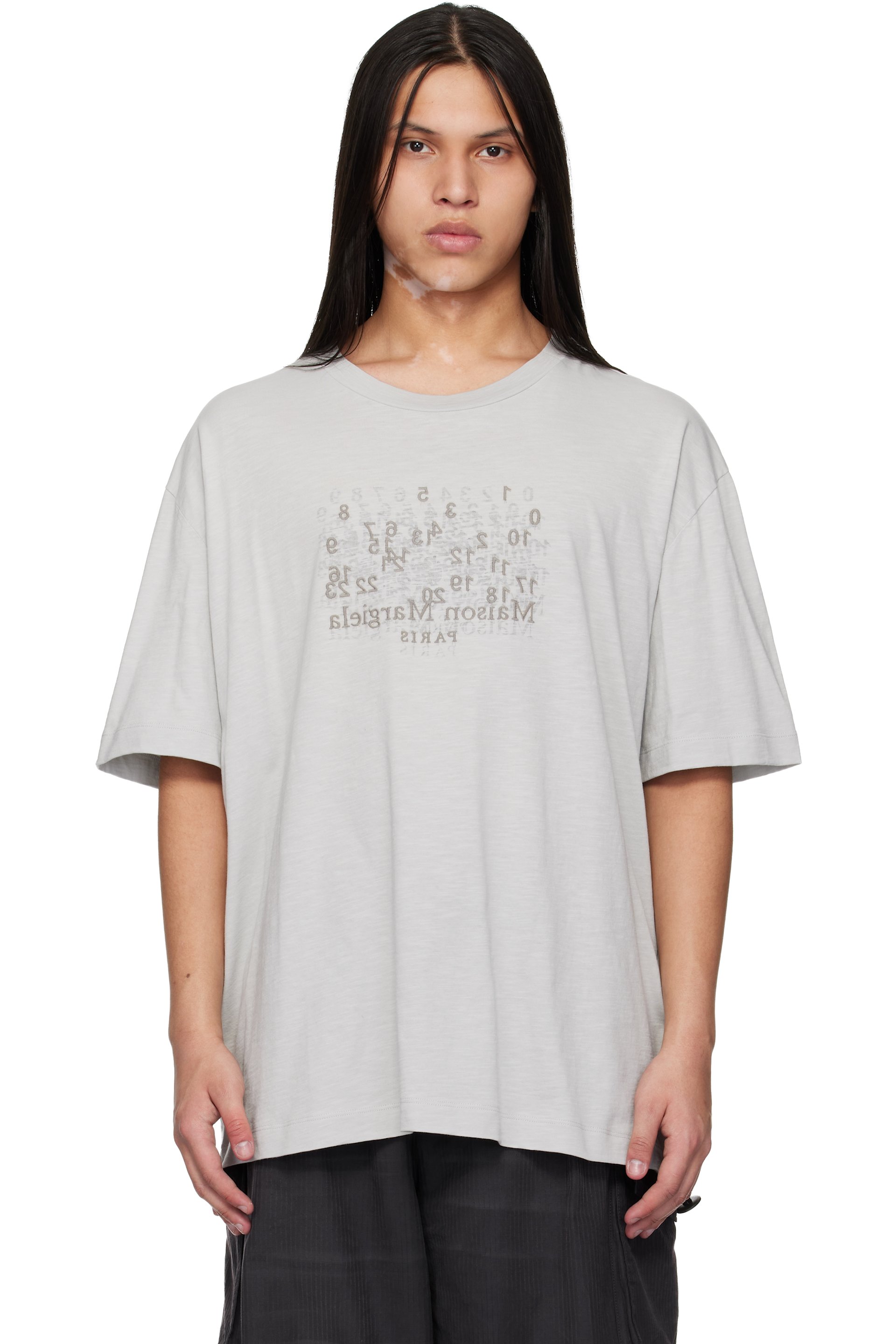Maison Margiela - T-shirt gris en coton à logo numérique