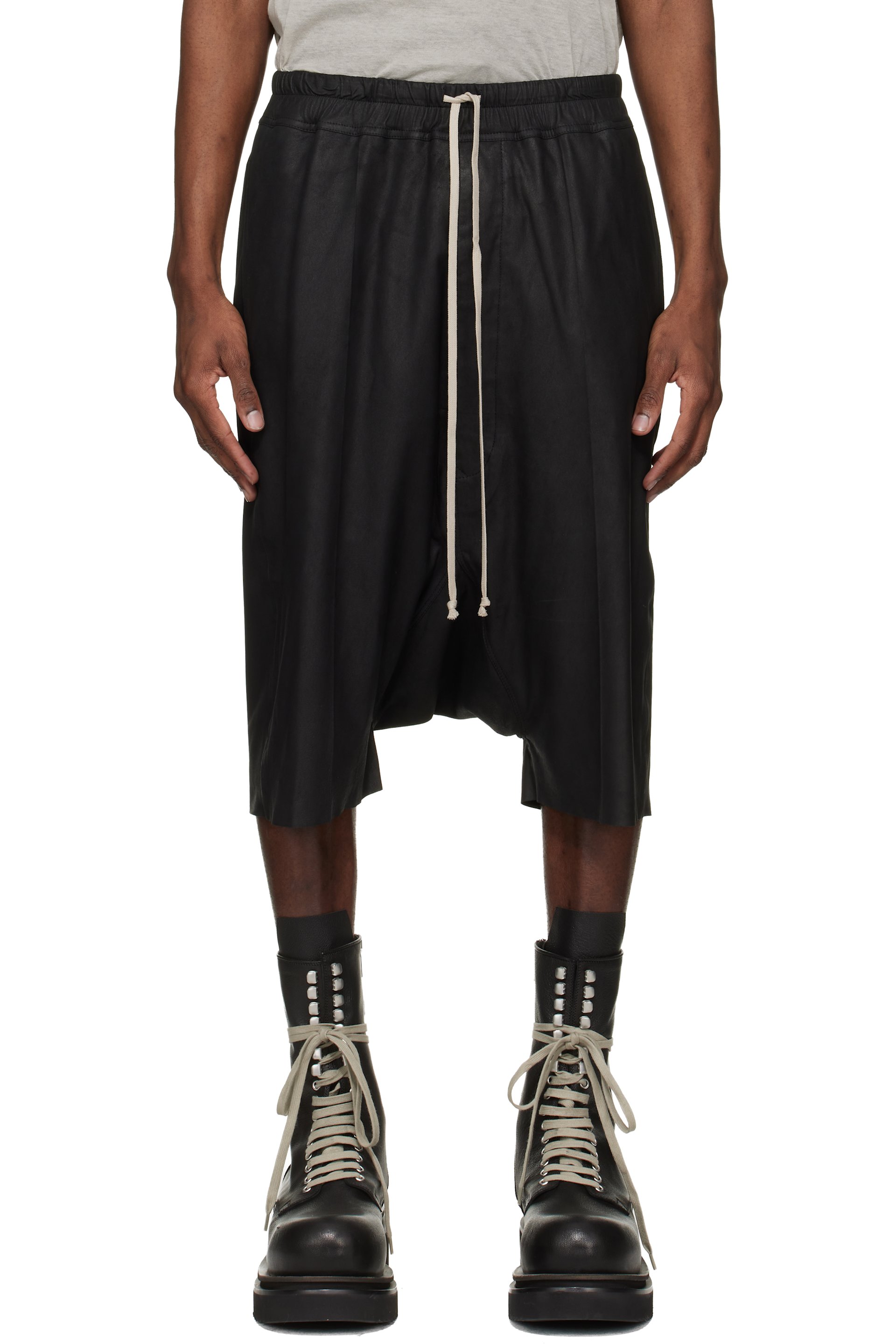 メンズ用 Rick Owens ショートパンツ | SSENSE 日本 メンズ用 Rick Owens ショートパンツ | SSENSE 日本