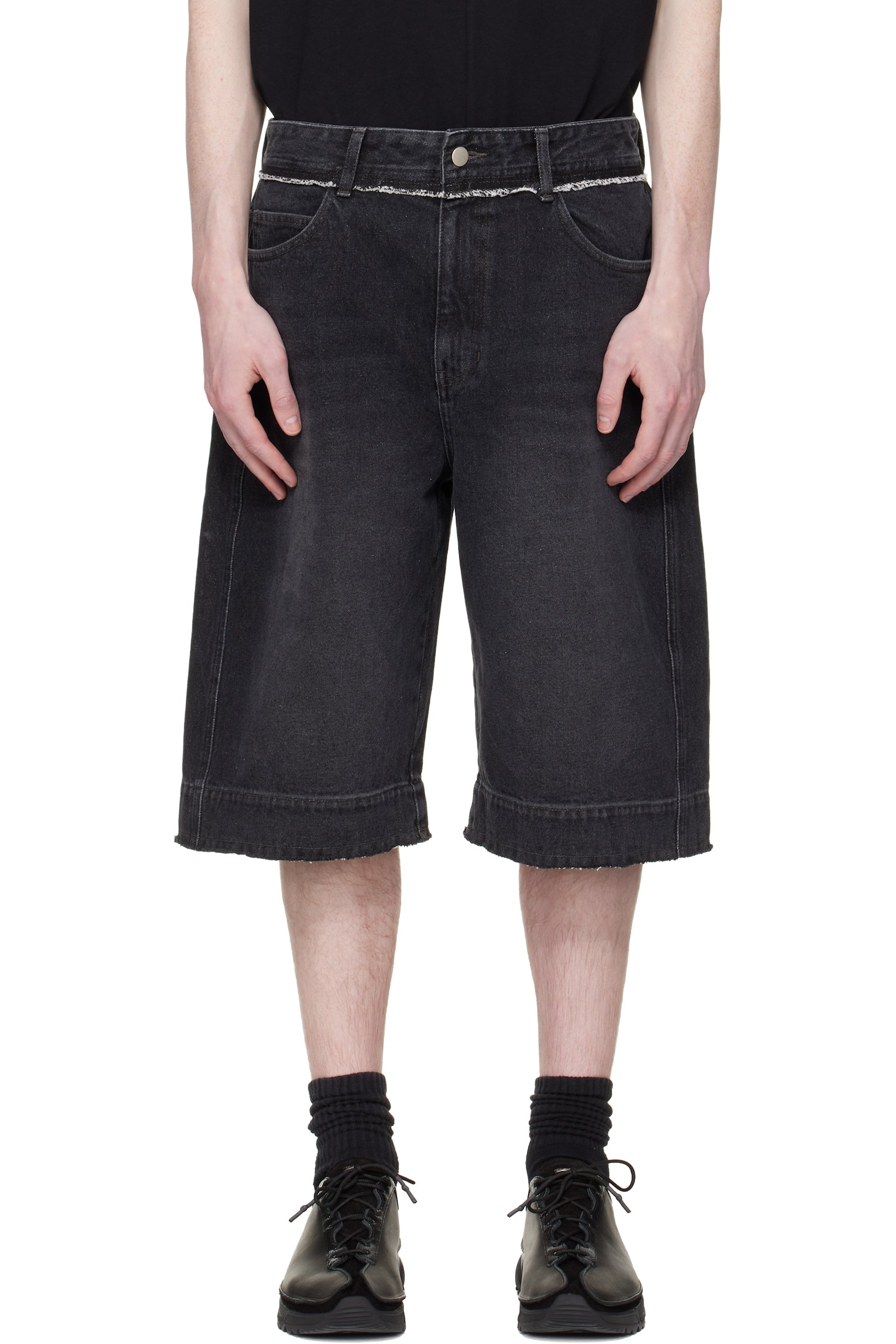 RE;CODE - Black Raw Edge Denim Shorts