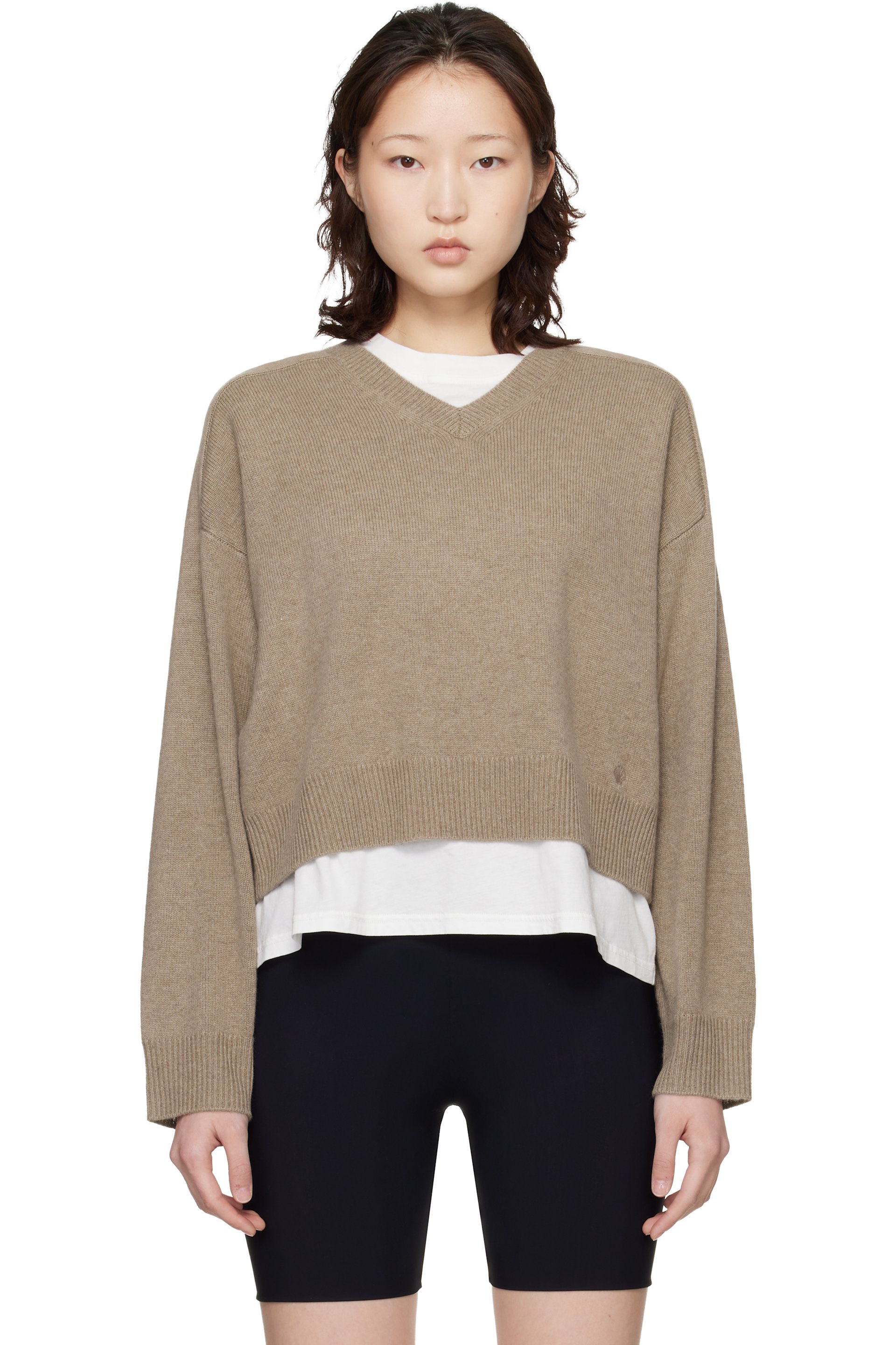 Loulou de Saison - Pull Anzor taupe en cachemire à col en V et à logo
