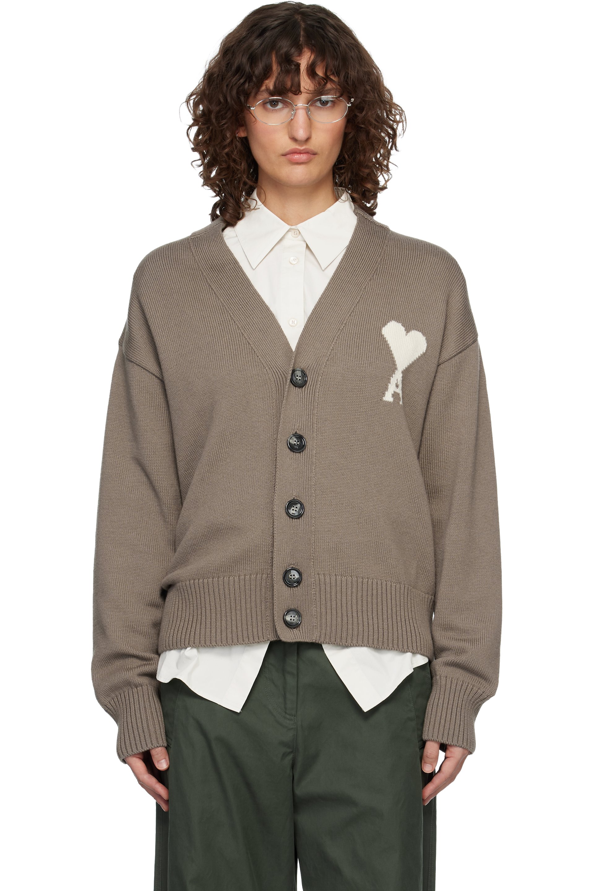 AMI Paris - Cardigan taupe en laine à logo Ami de cœur