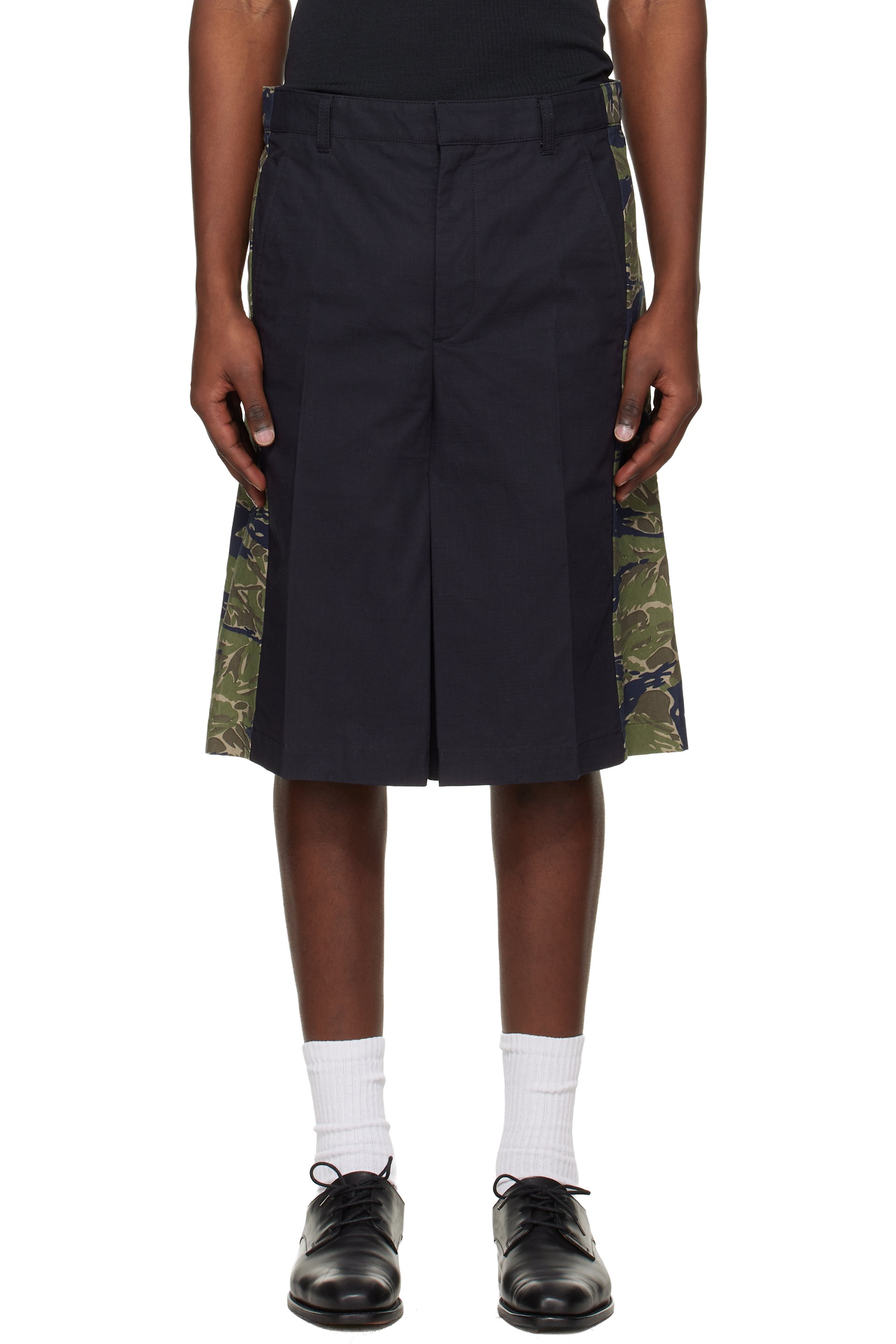 Toga Virilis - Navy & Green Camouflage Shorts