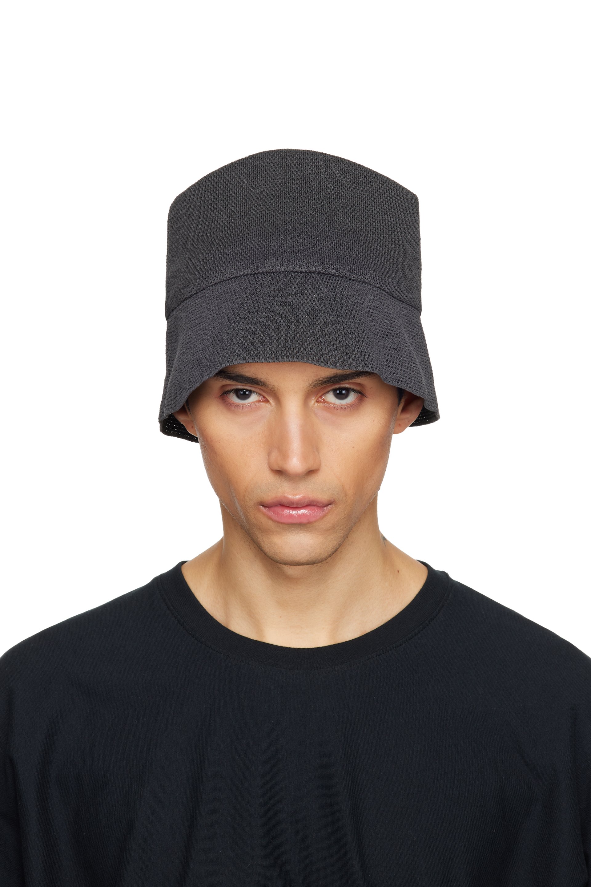 Homme Plissé Issey Miyake - Chapeau bob gris en papier japonais