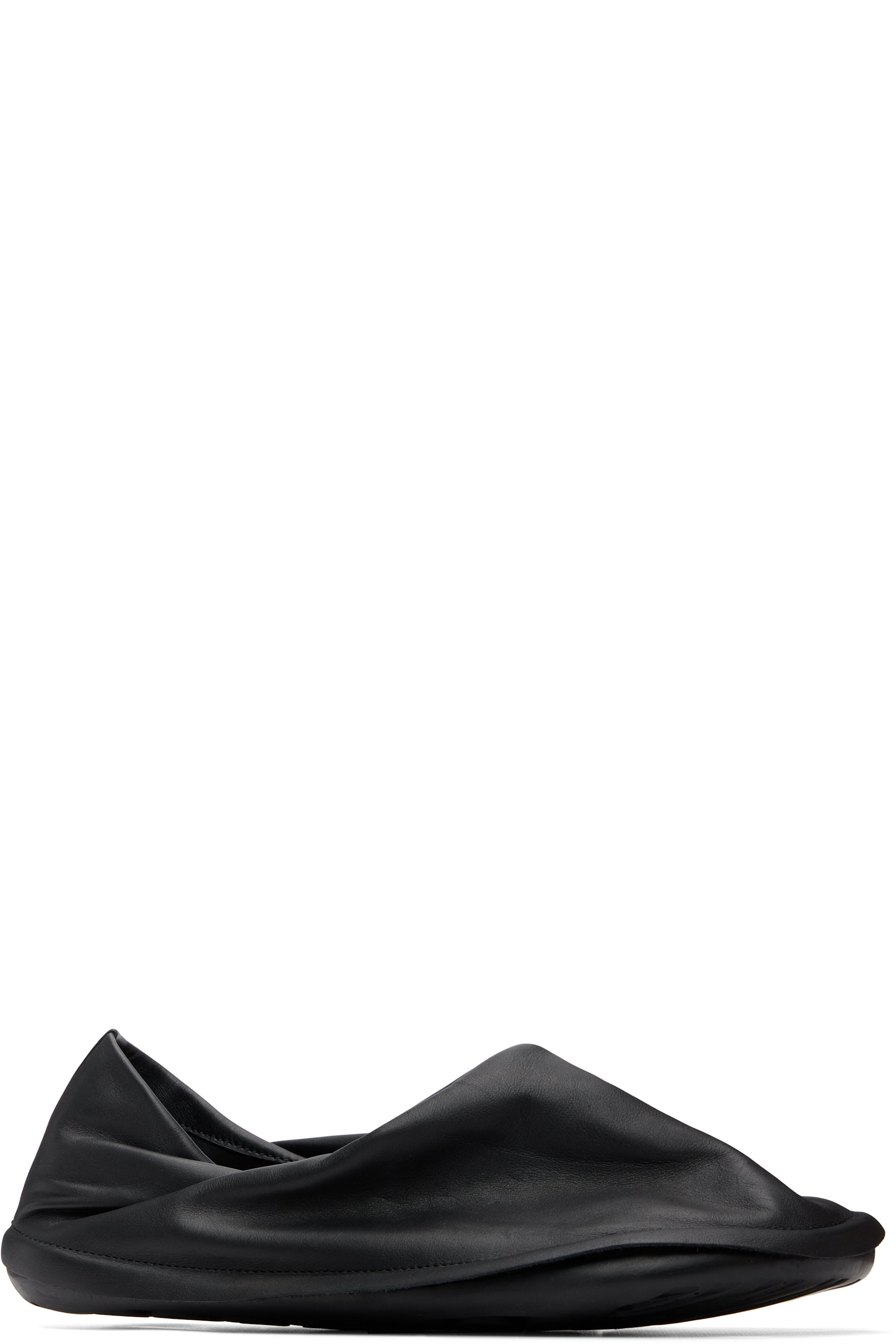 HOMME PLISSÉ ISSEY MIYAKE - Black CAMPER Edition Peu Form Loafers