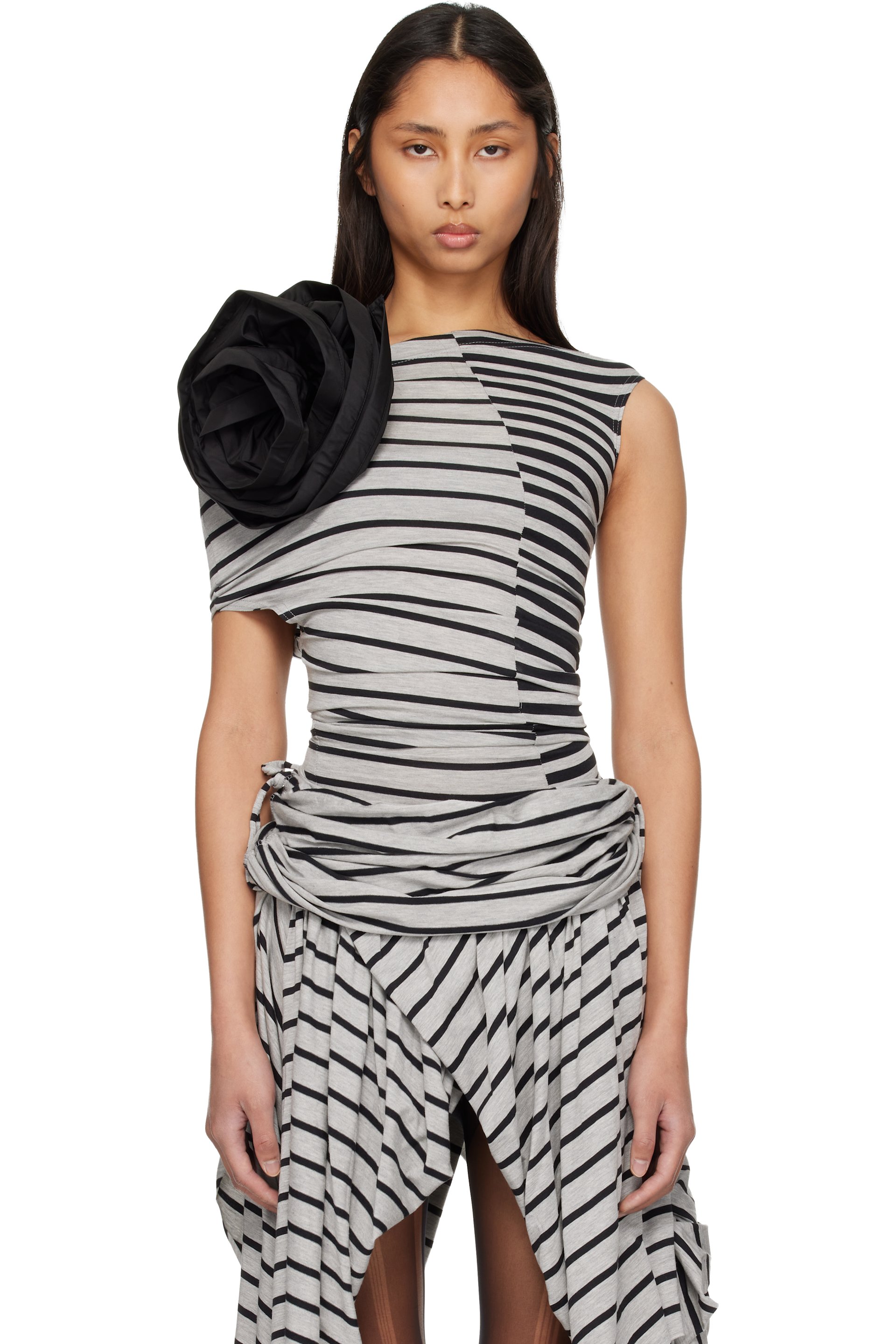VAQUERA - Haut gris et noir à rayures et à appliqué floral