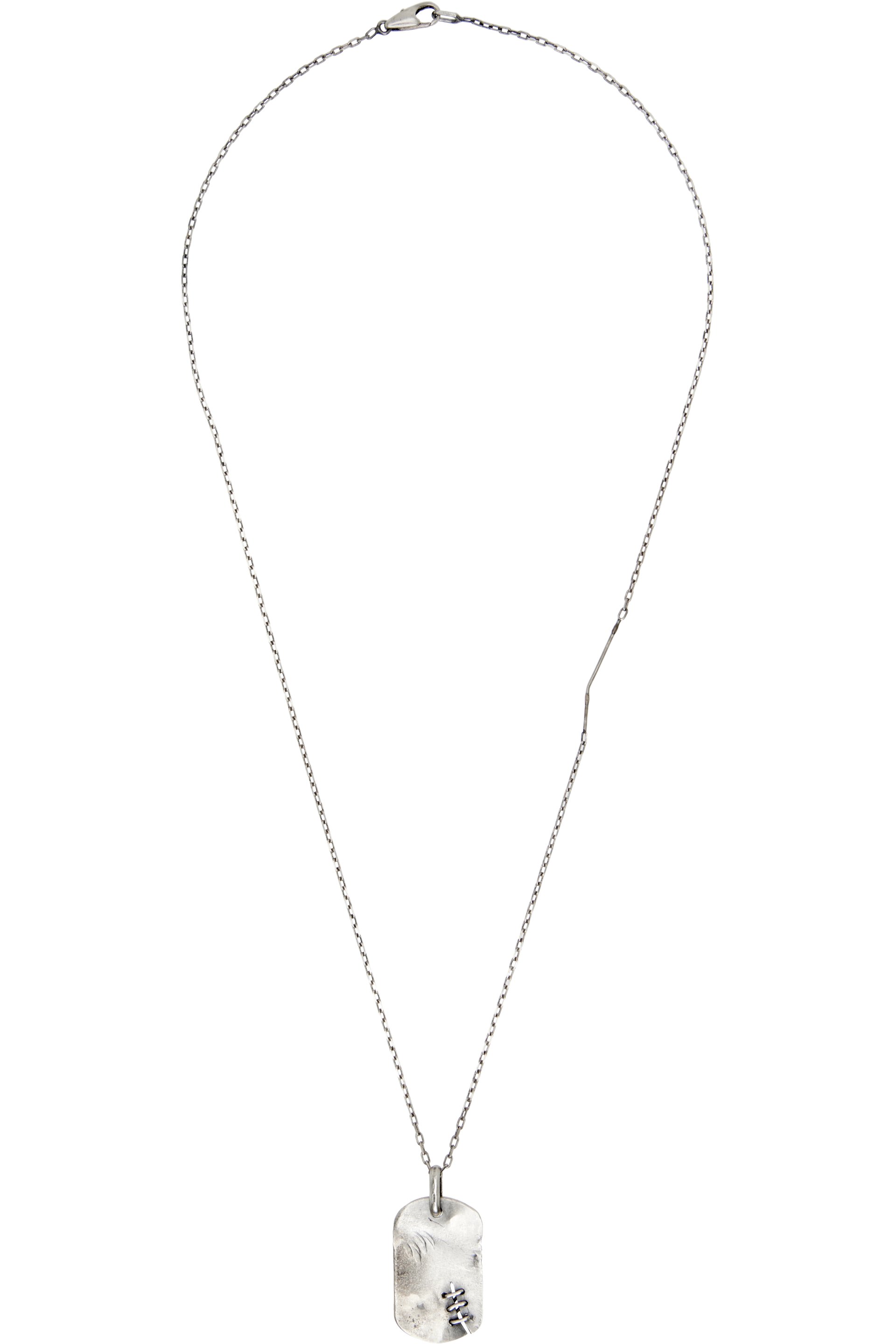 title of work - Collier à pendentif de style plaque d'identité