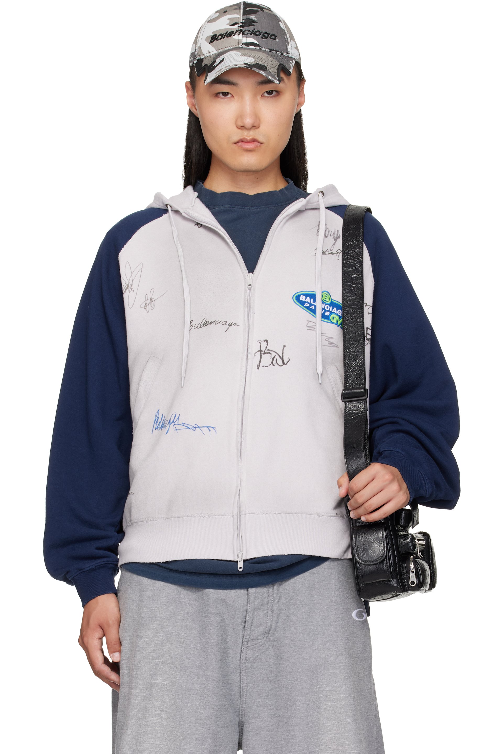 Balenciaga - Pull à capuche blanc à manches raglan et à glissière