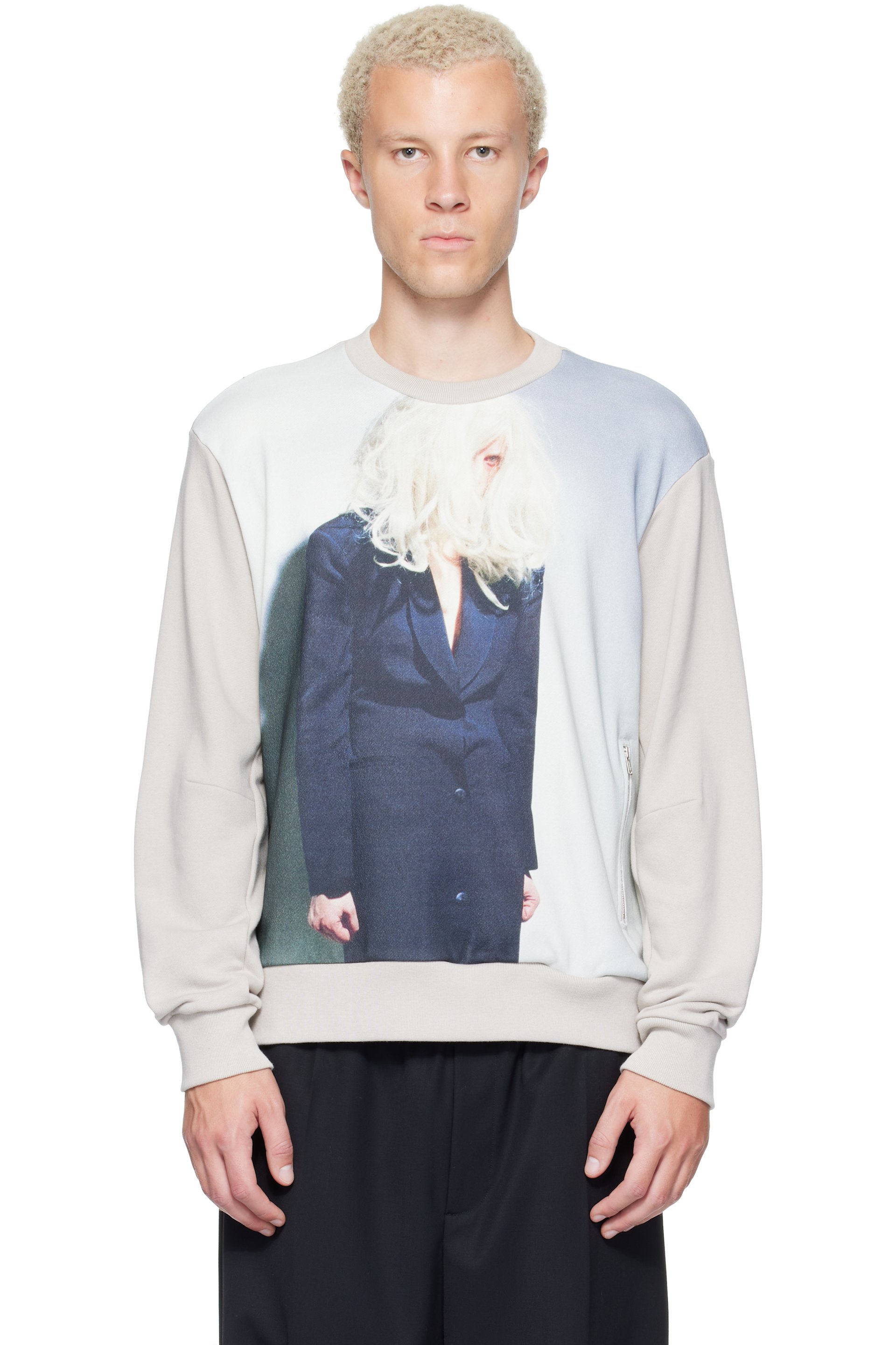 UNDERCOVER - Pull molletonné gris à image par Cindy Sherman
