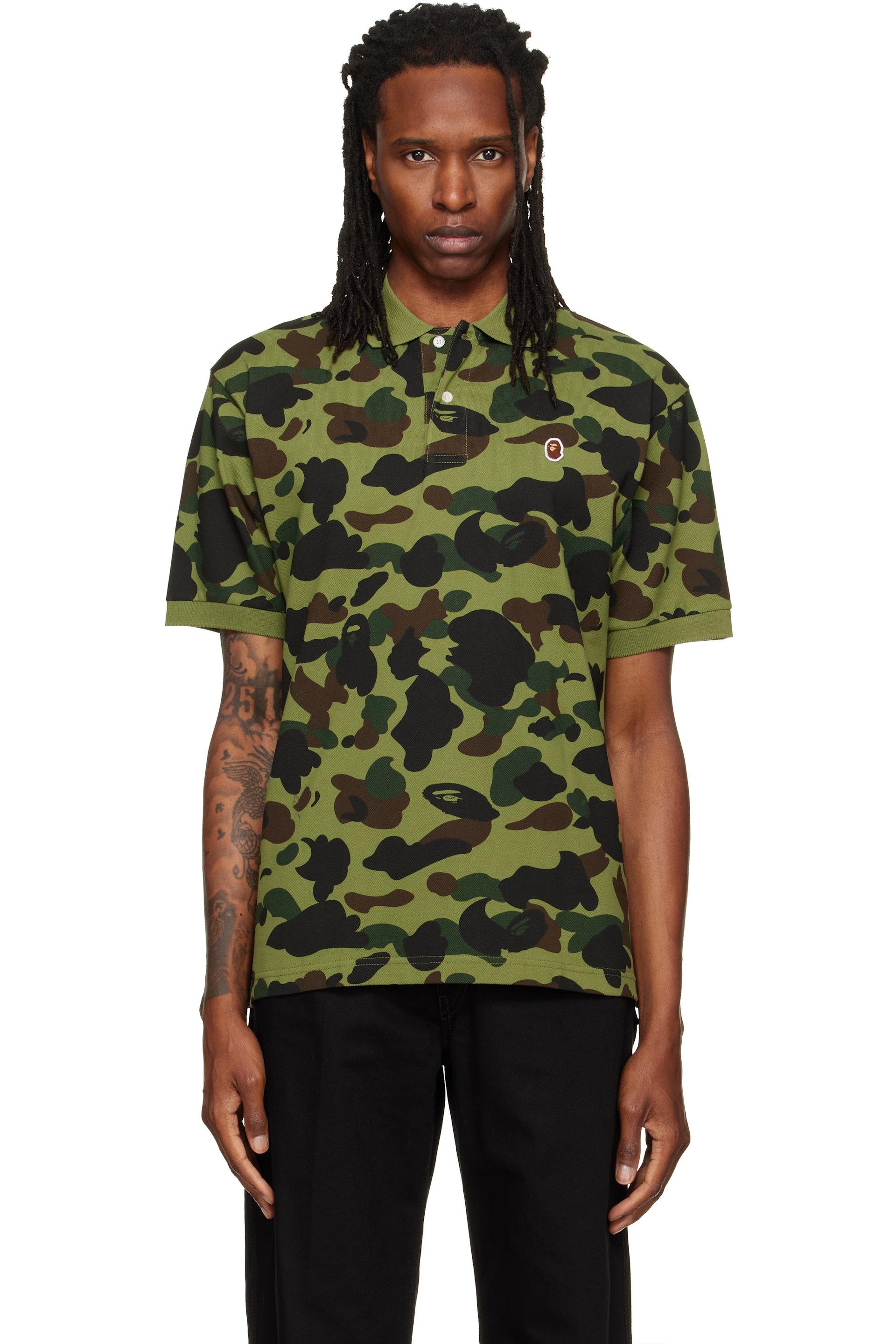 BAPE - Polo vert à motif camouflage 1st et à écusson à logo