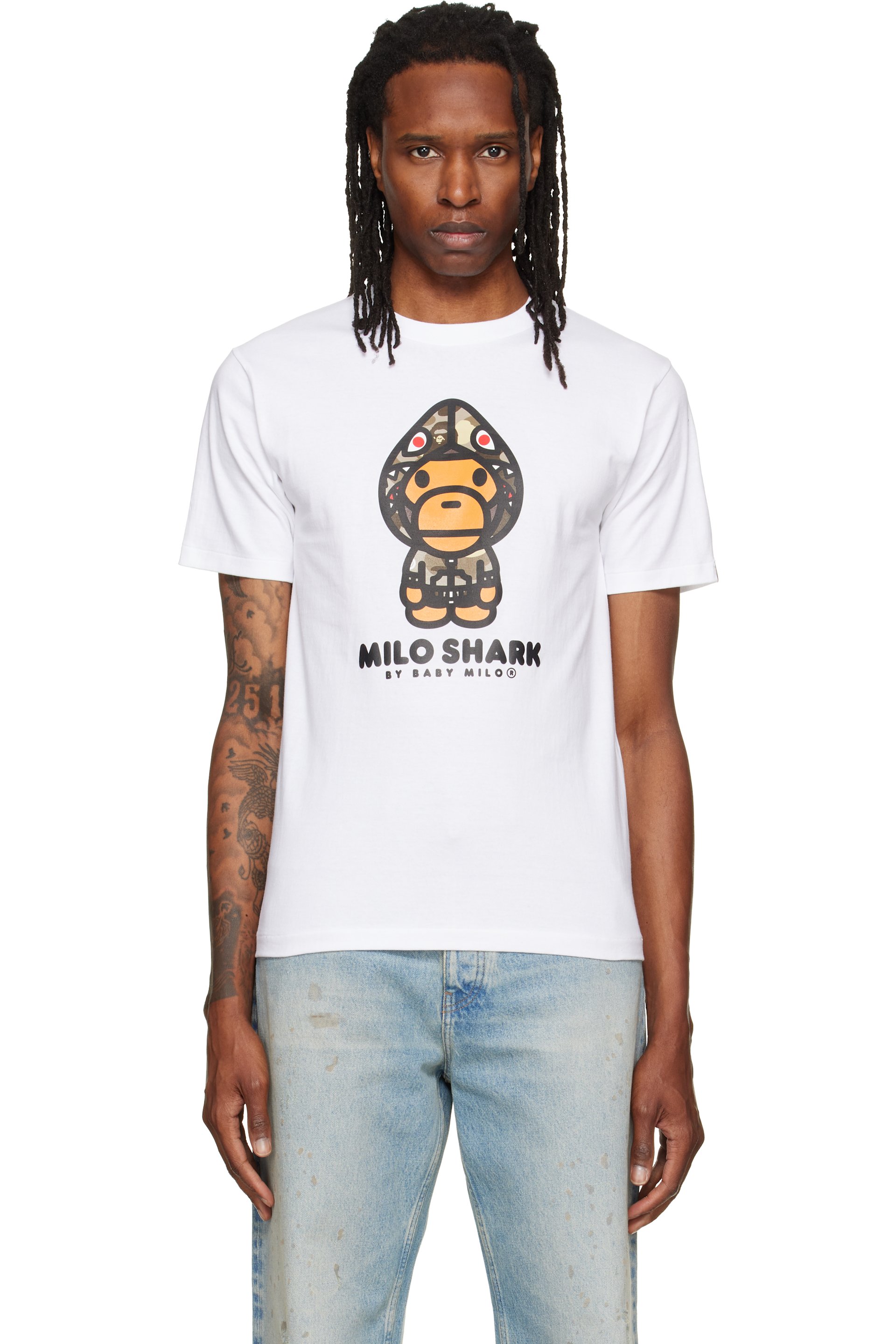 BAPE - T-shirt blanc à requin emblématique et à motif camouflage Color