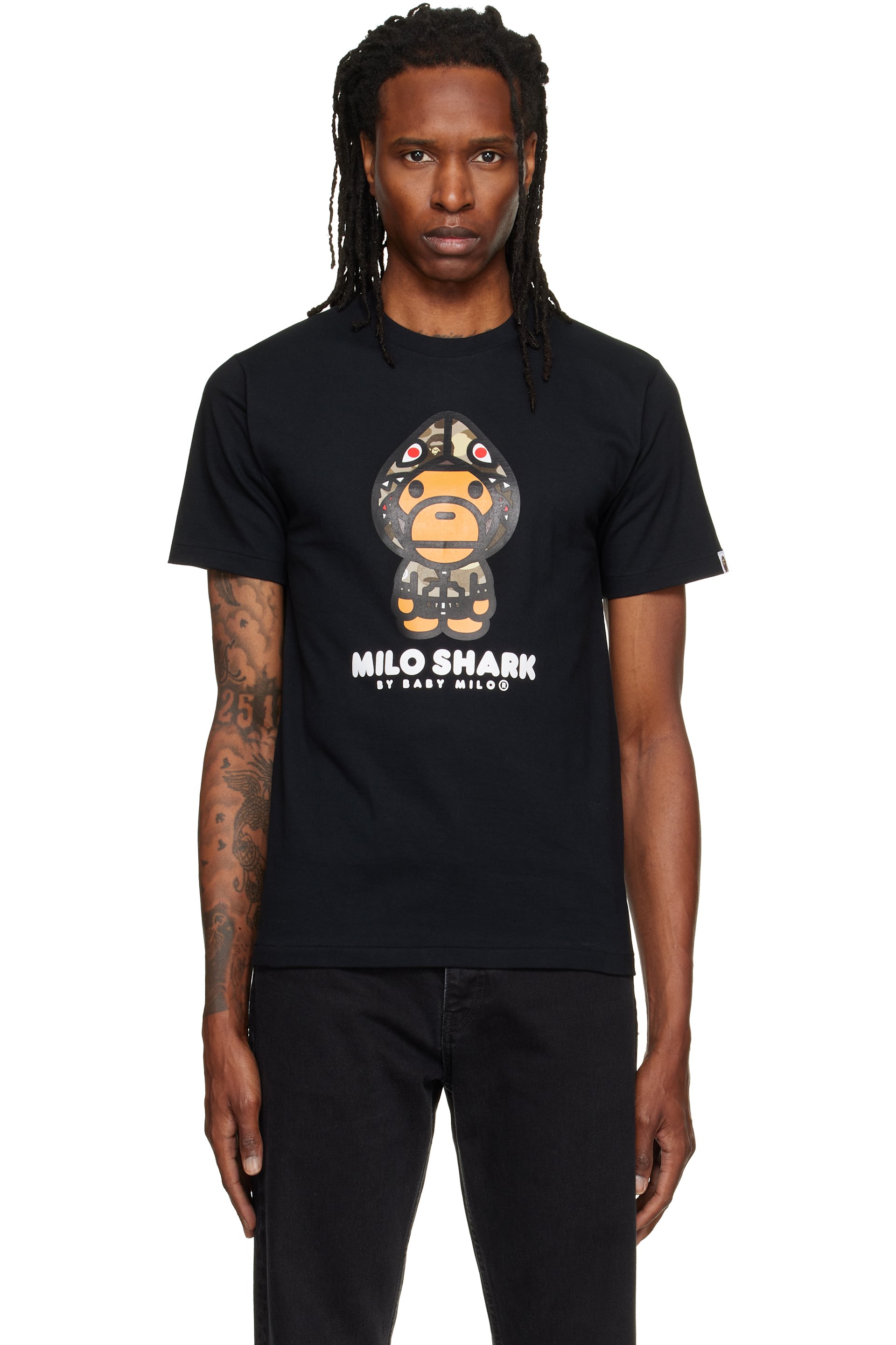 BAPE - T-shirt noir à requin emblématique et à motif camouflage Color