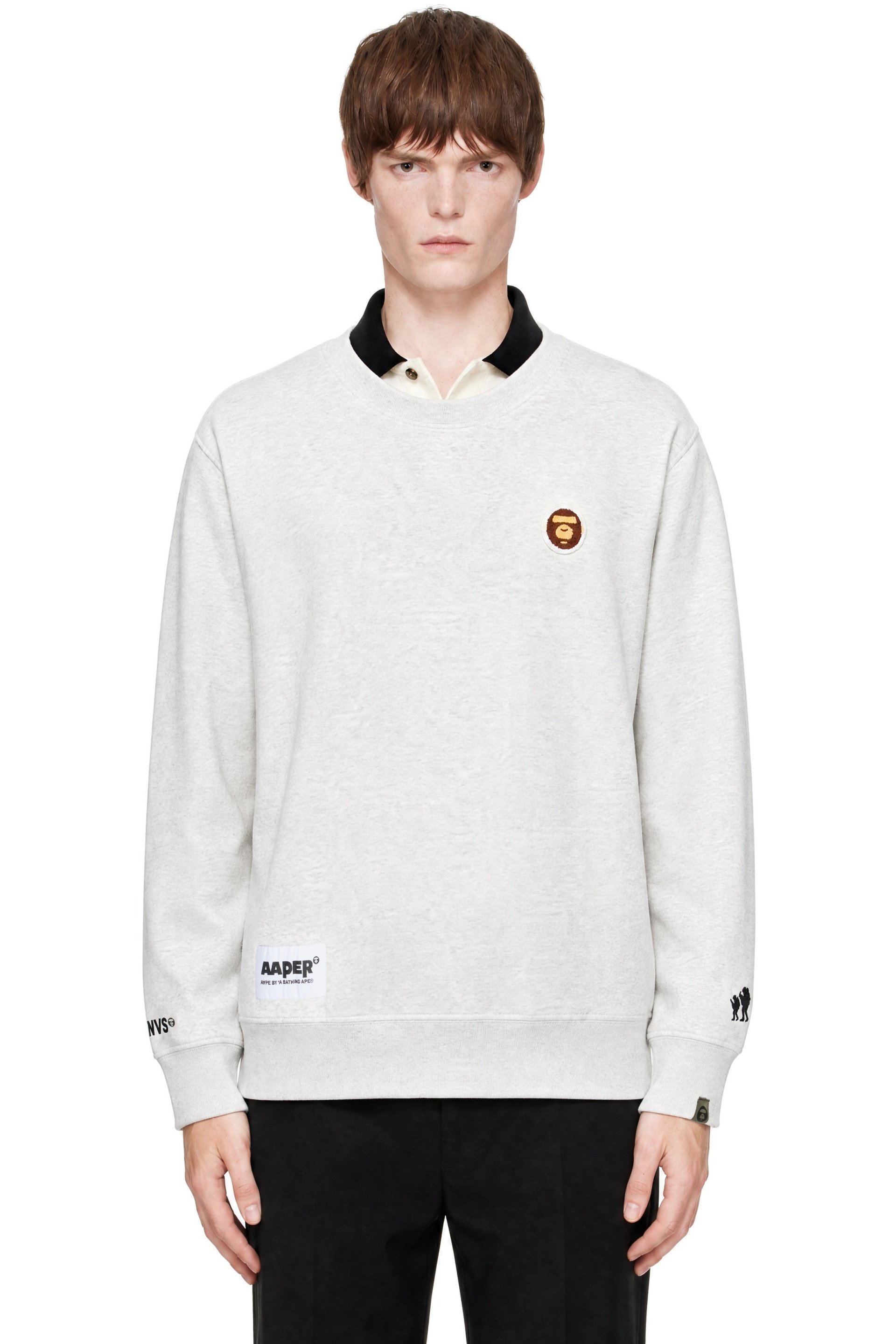 AAPE by A Bathing Ape - Pull molletonné 'AAPER' Aldo blanc cassé à logos
