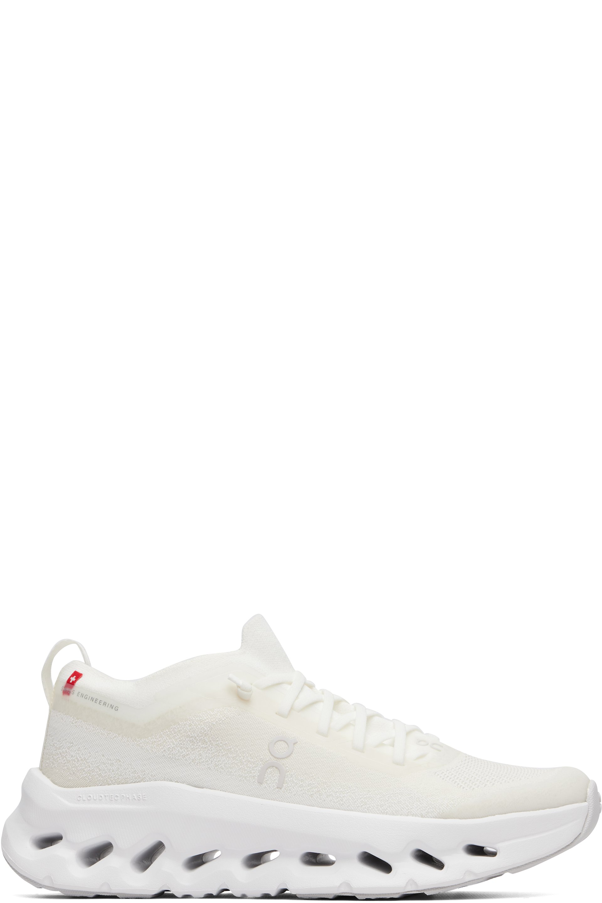 On - Baskets Cloudtilt Moon blanches