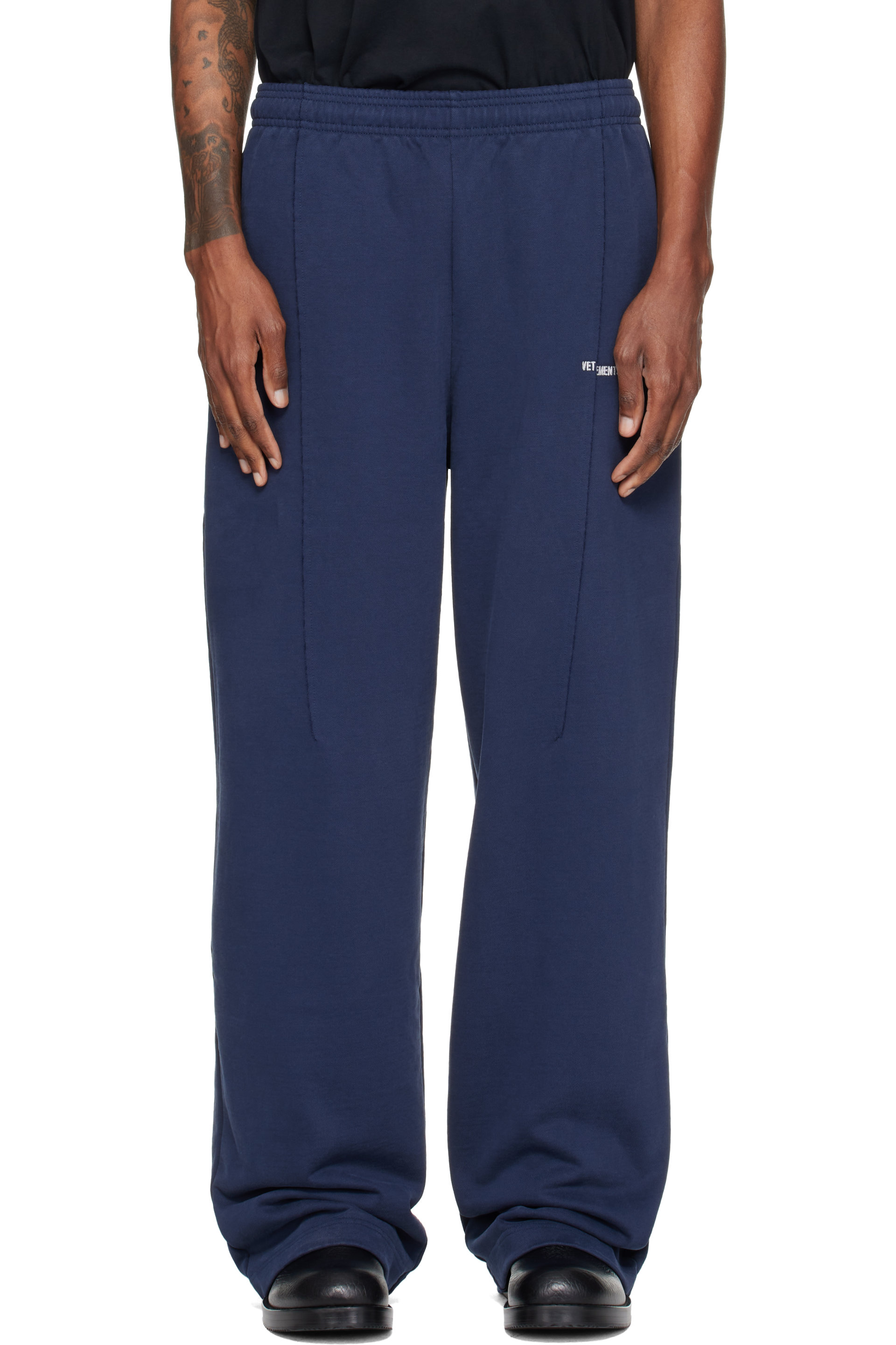 VETEMENTS - Pantalon de survêtement bleu marine à pinces