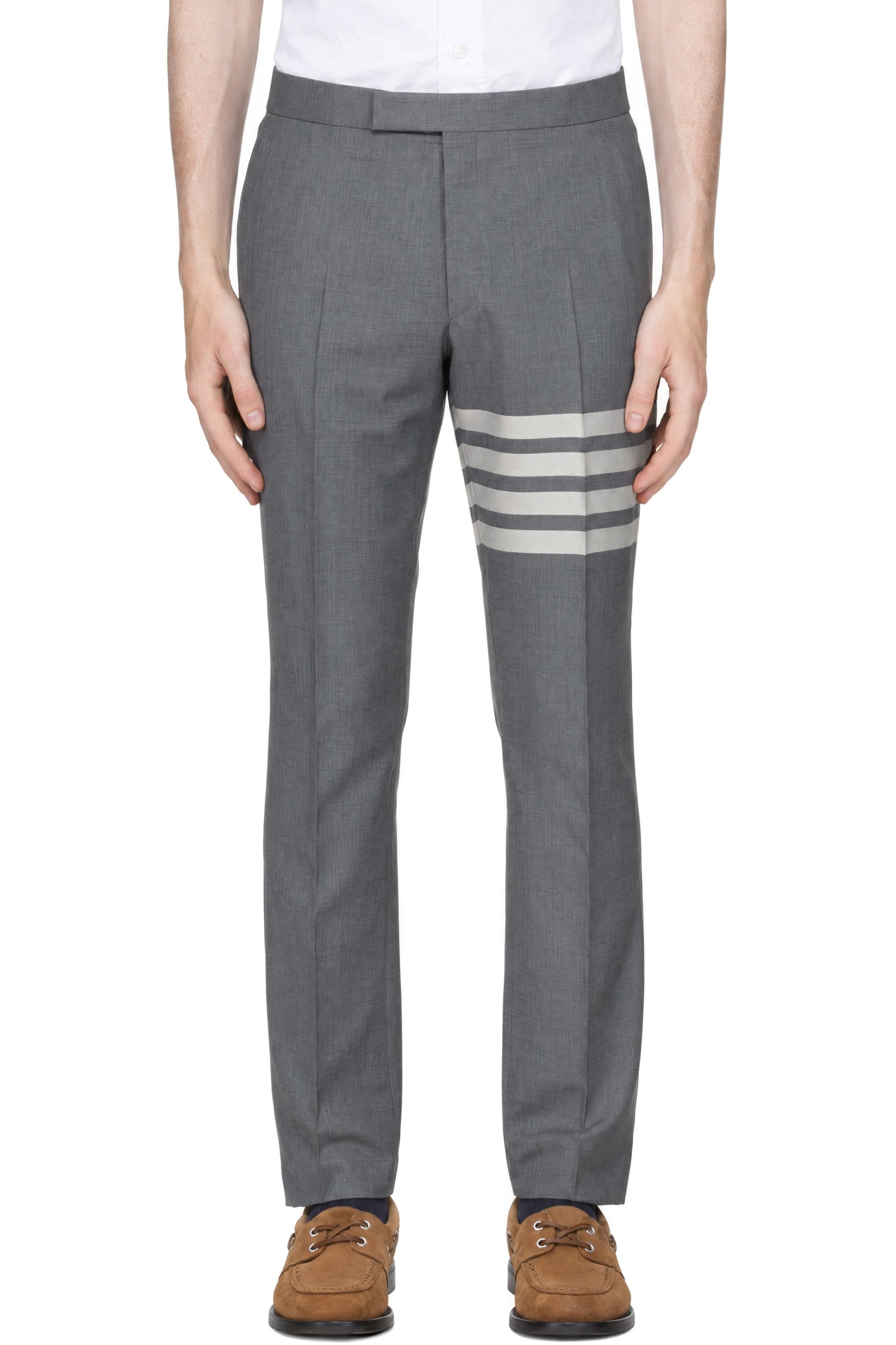 Thom Browne - Pantalon gris en toile à quatre rayures avec patte de serrage à l’arrière