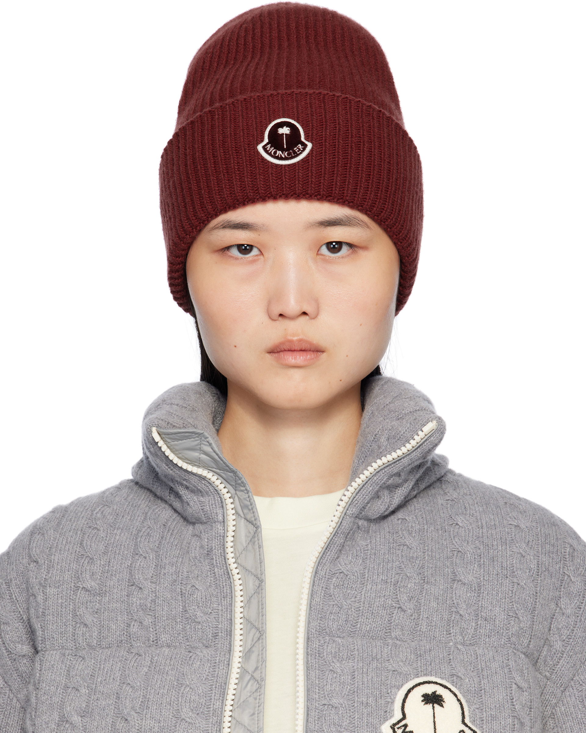 【新品】韓国ミンジ着用 MONCLER PALM ANGELS ニット帽 Moncler Genius: Moncler x Palm Angels Burgundy Logo Beanie | SSENSE