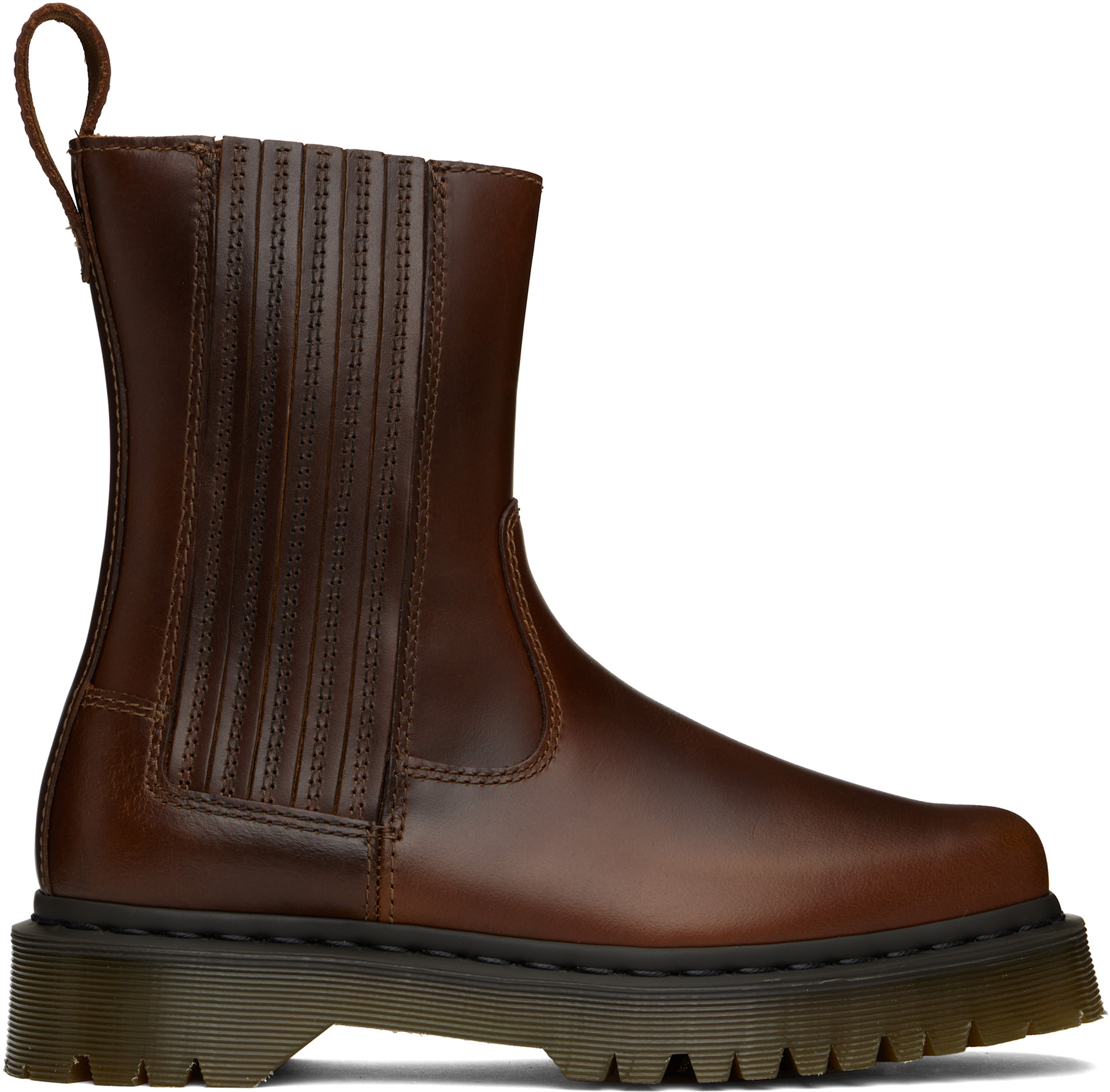Dr. Martens: ブラウン Amaaya Lo レザー ブーツ | SSENSE 日本