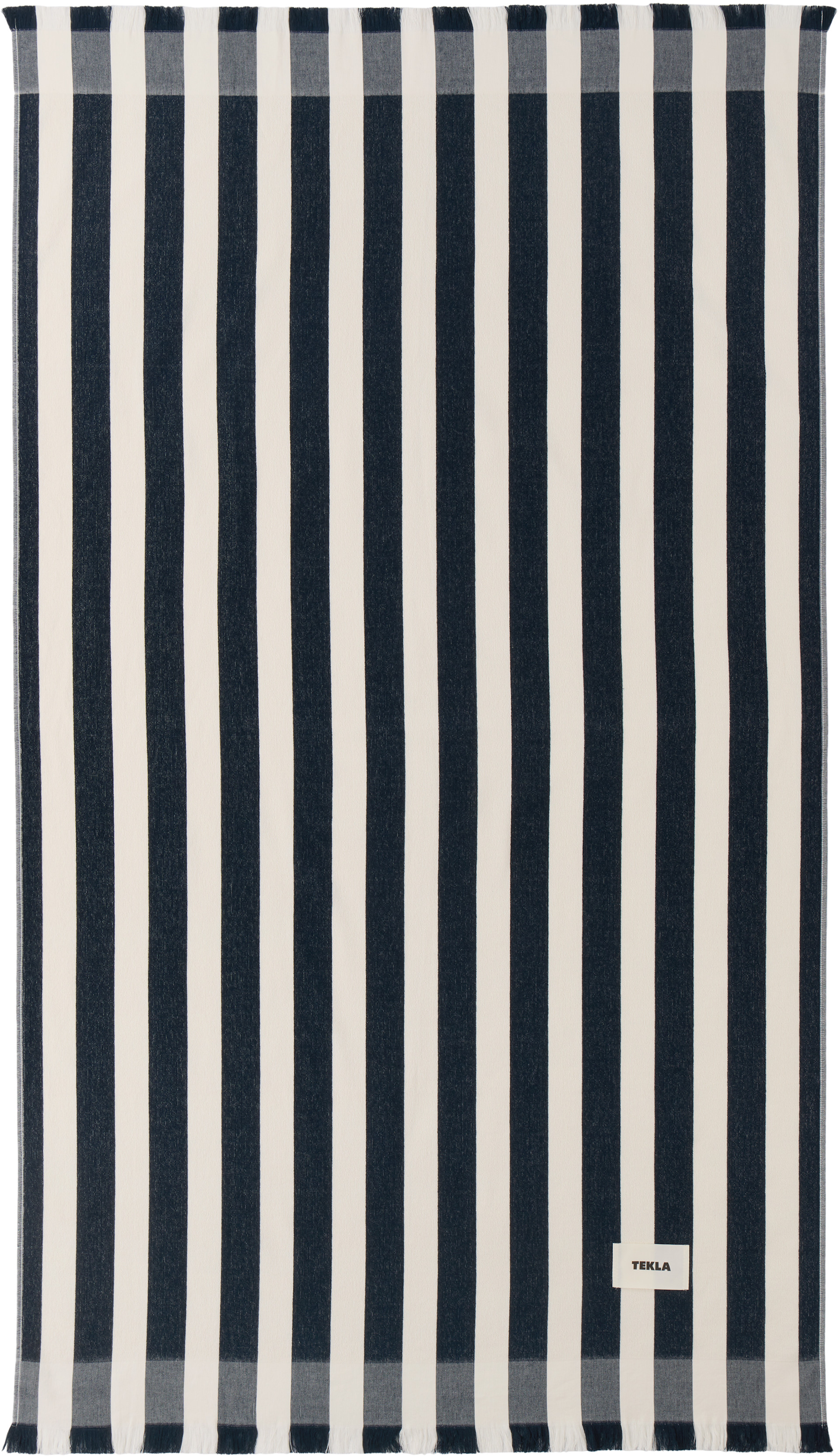 【新品】TEKLA ビーチタオル ブラック & ホワイト 100x180cm Tekla: ブラック＆オフホワイト ストライプ ビーチタオル | SSENSE 日本