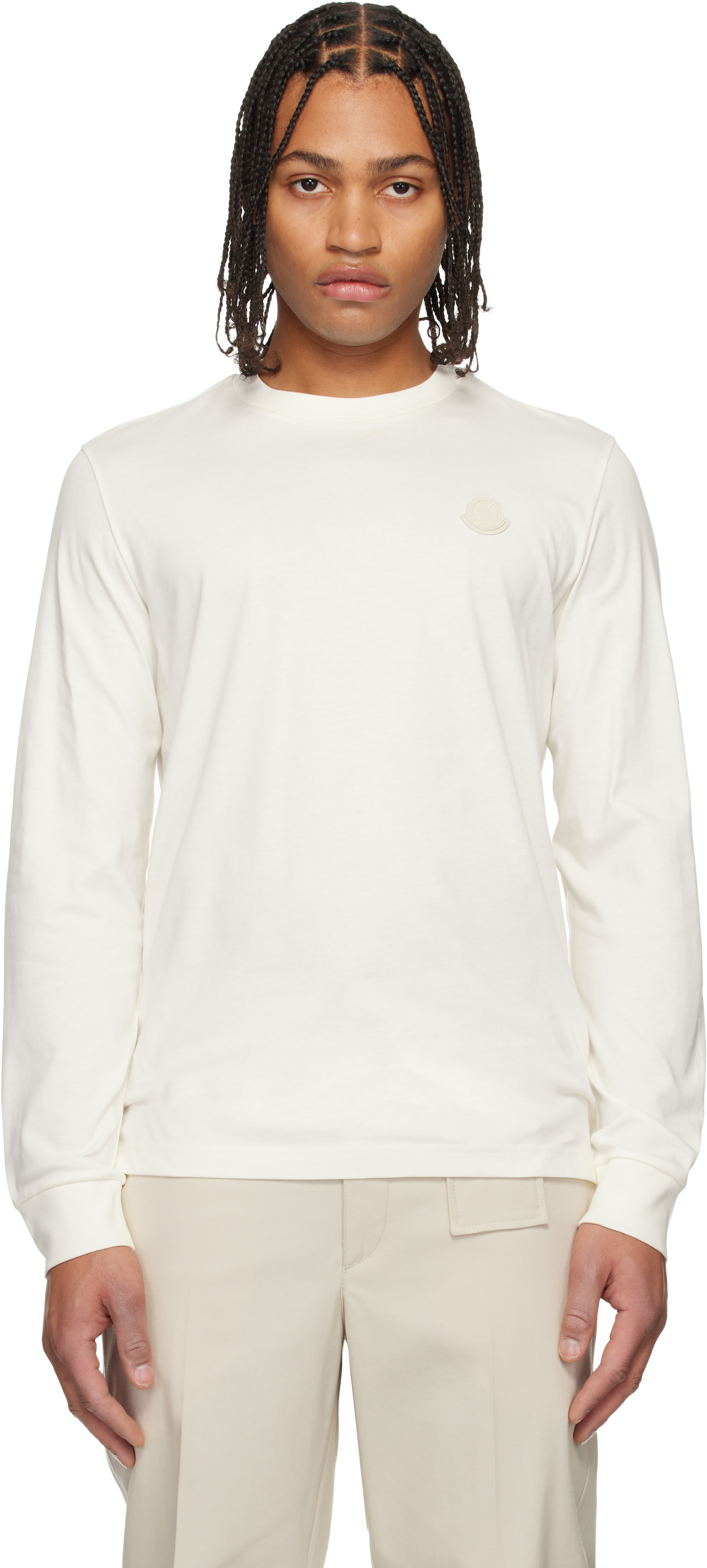 Moncler: オフホワイト レザーロゴ 長袖Tシャツ | SSENSE 日本