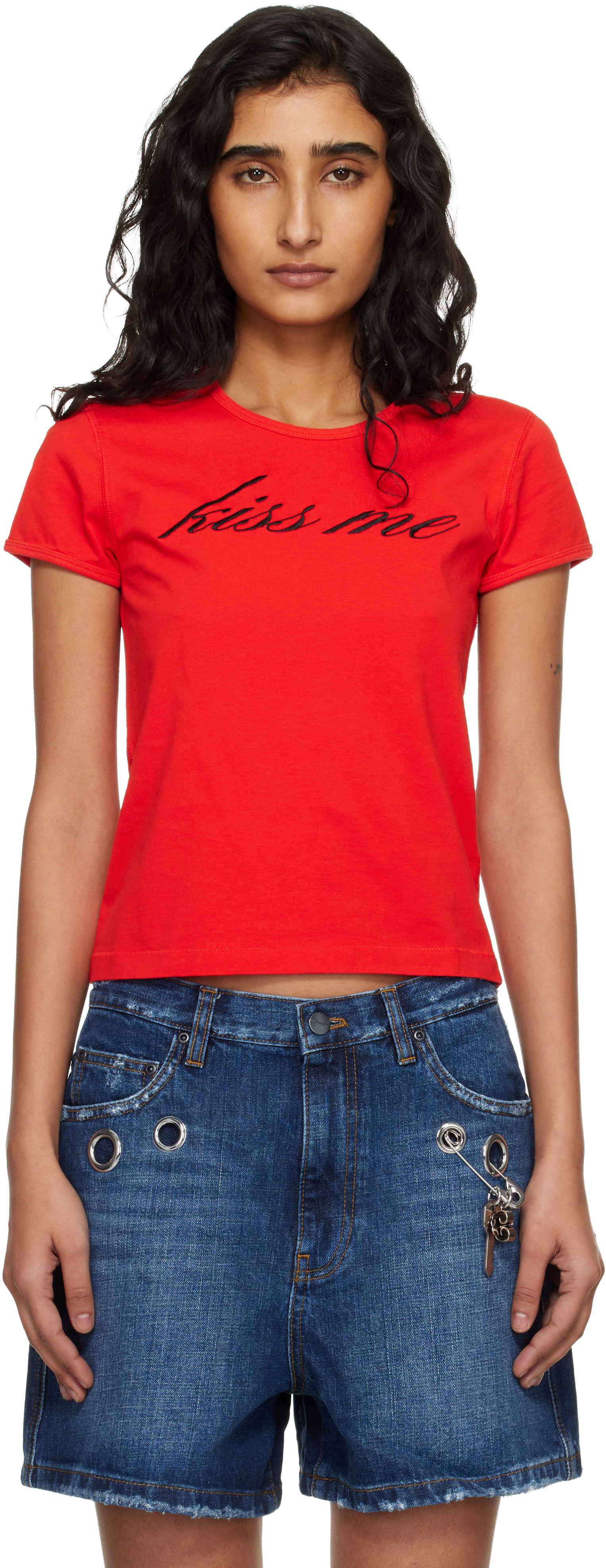 MARC JACOBS カ－キ　スニーカー・レッドTシャツ２点セット Marc Jacobs: Red 'Kiss Me' Shrunken T-shirt | SSENSE