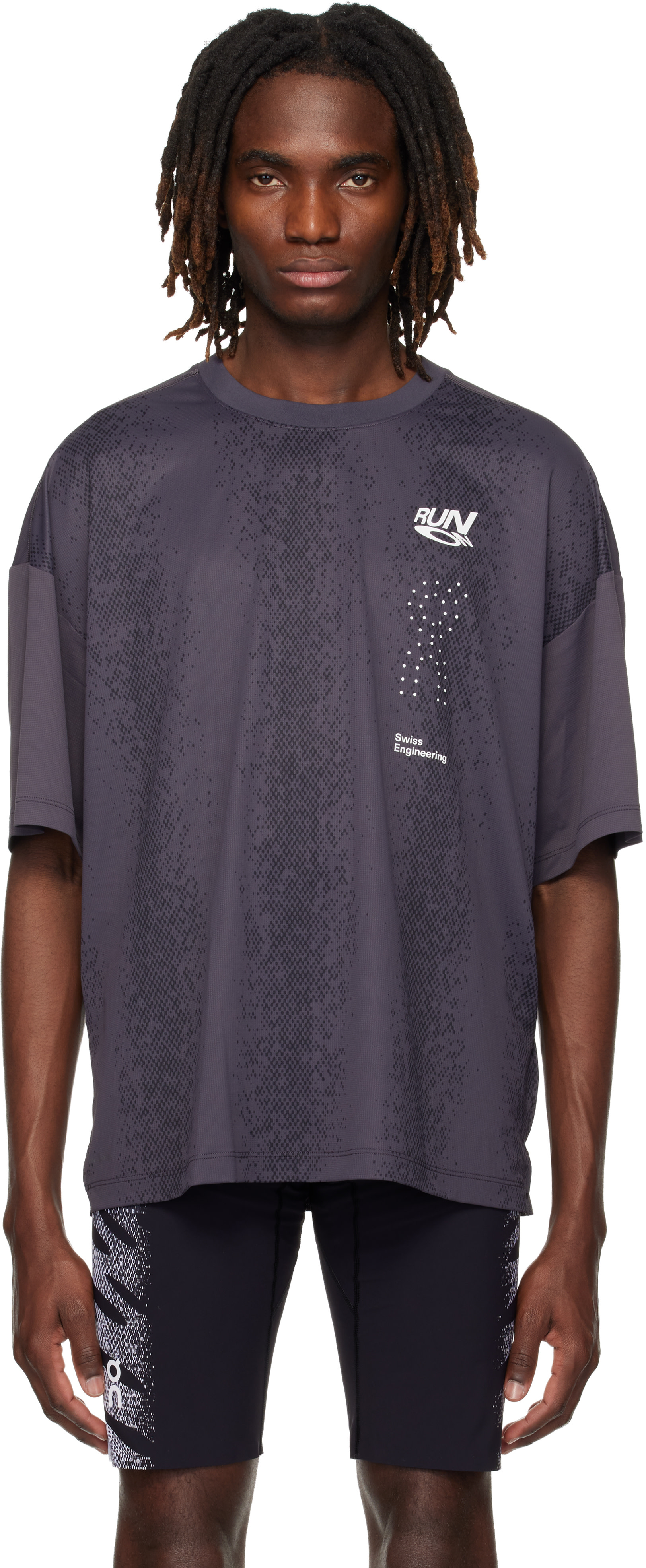 On: グレー Performance Volt ランニング Tシャツ | SSENSE 日本