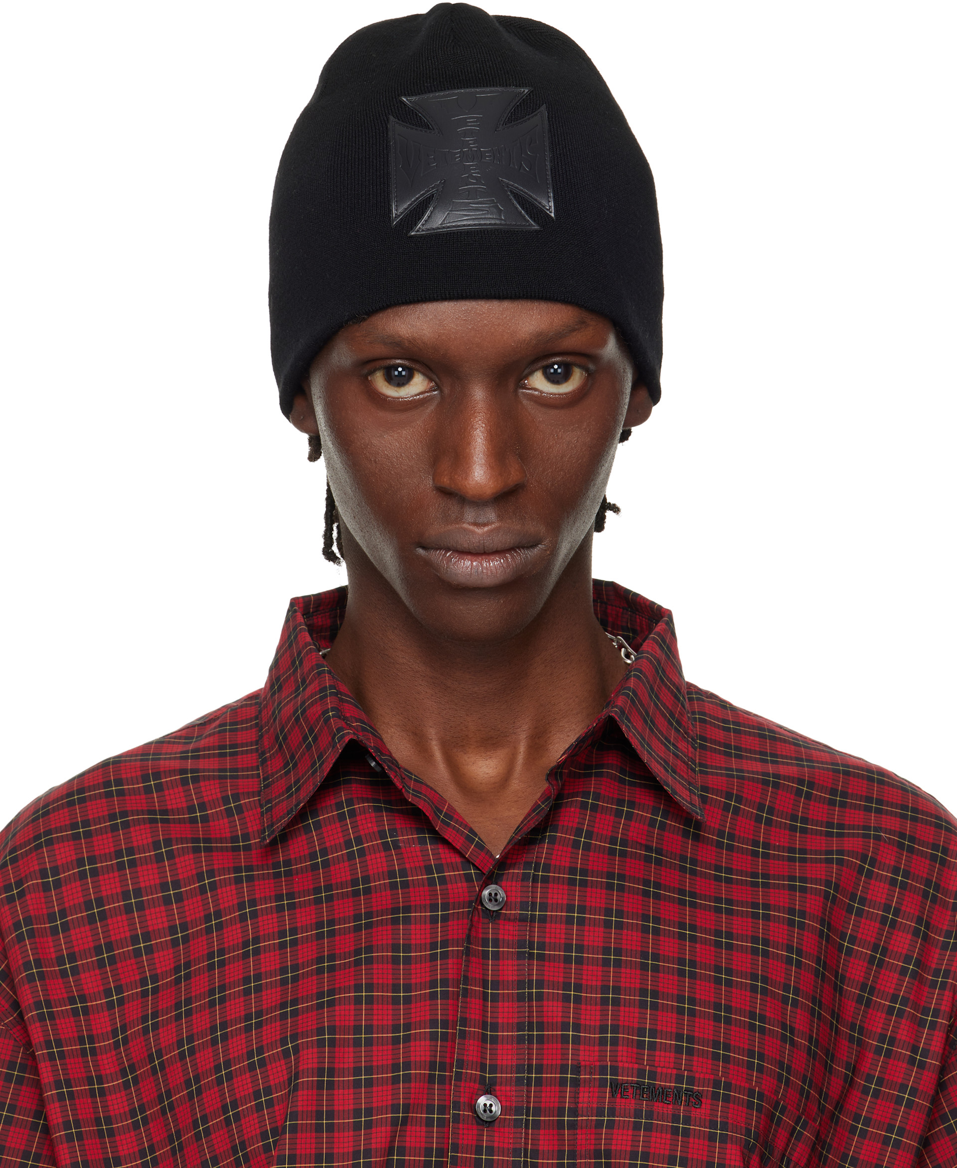 VETEMENTS BIKER CROSS LOGO BEANIE ブラックOS VETEMENTS: ブラック Leather Biker Cross Logo ビーニー | SSENSE 日本