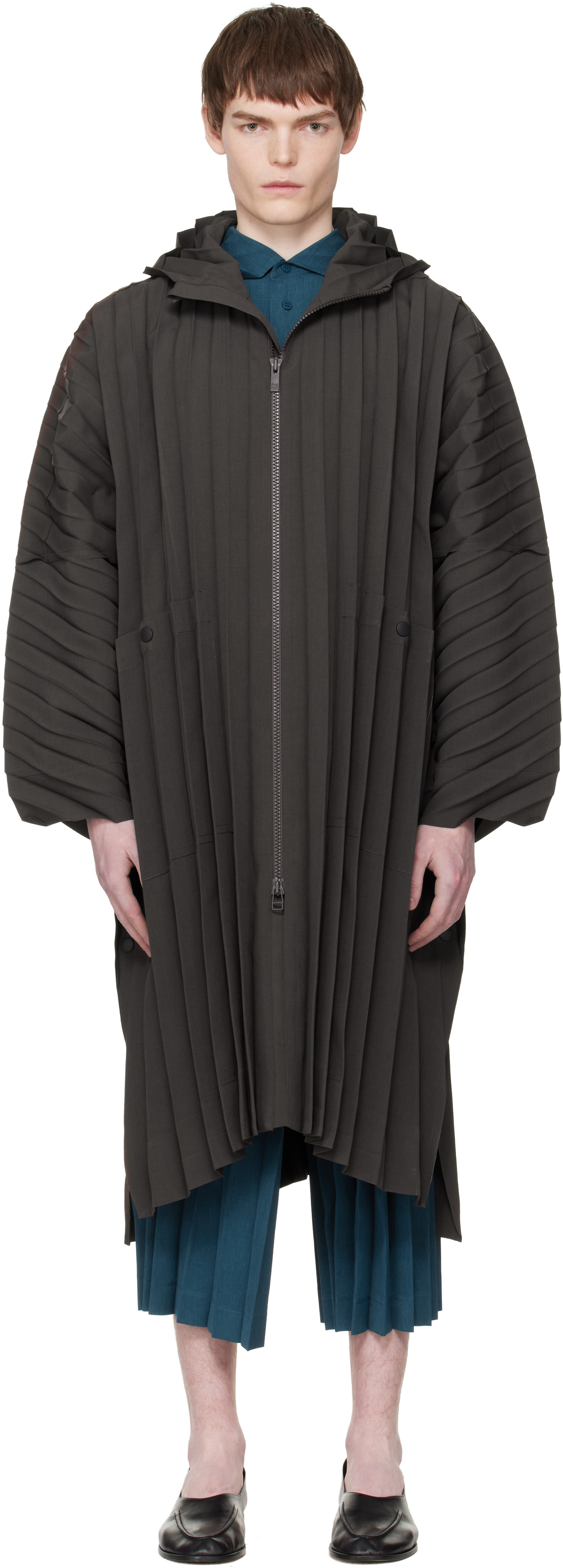 f*e様 HOMME PLISSE ISSEY MIYAKE ステンカラーコート オム プリッセ イッセイ ミヤケの新作「プレス コート」“ドレープを