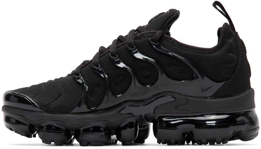 air vapormax plus sneakers