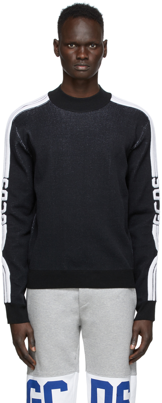 black fitted sweatshirt