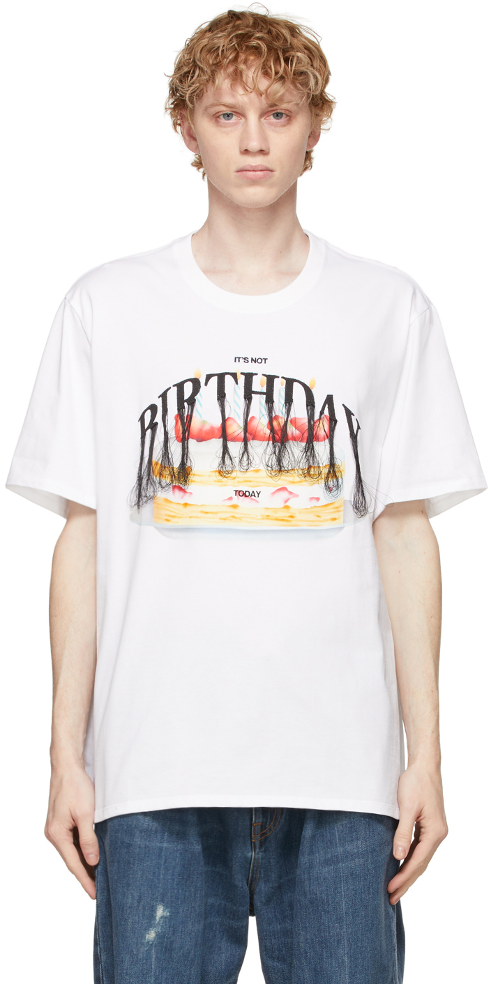 Doubletのホワイト Not Birthday T シャツがセール中