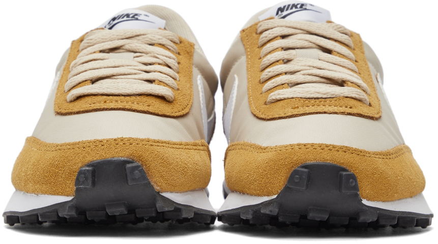 nike daybreak trainers in beige and yellow