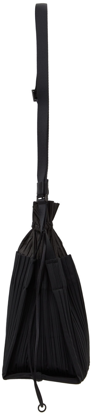 Bias Pleats Shoulder Bag - OS / Black